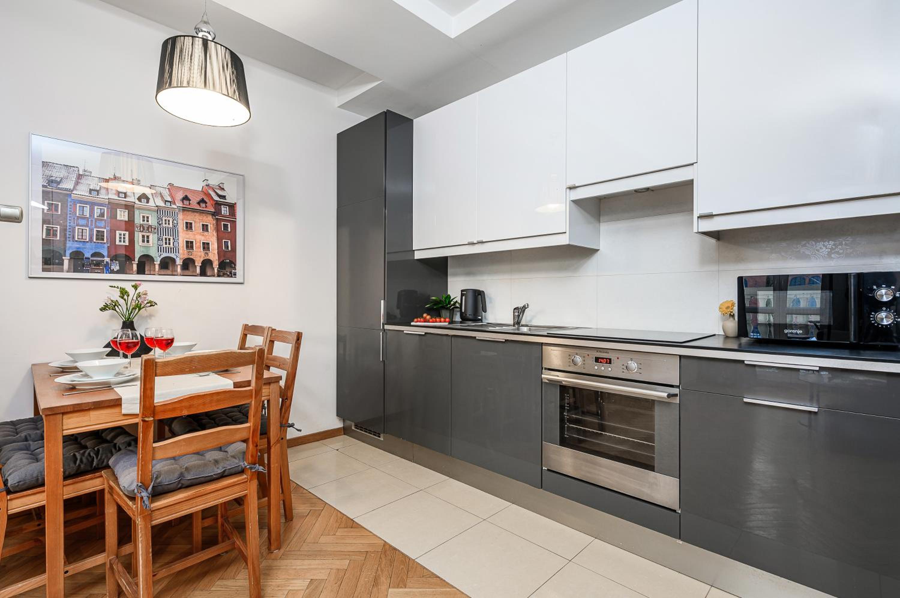 Lumina modern apartment with balcony