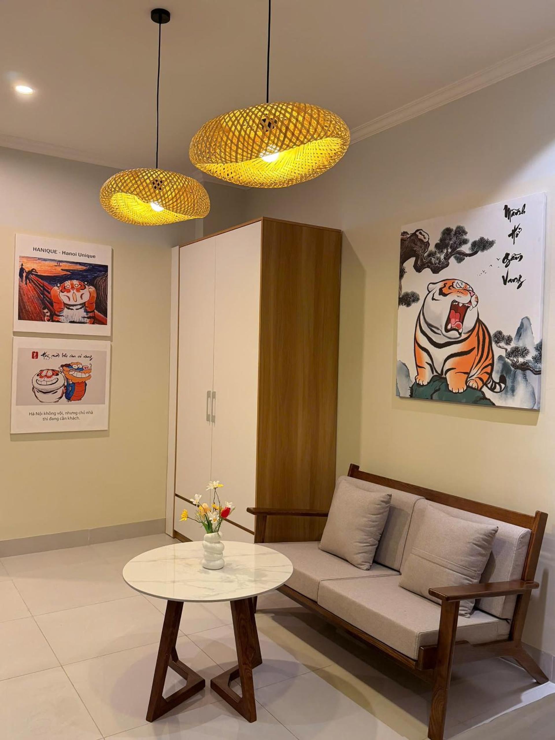 Hanique Cafe and Stay