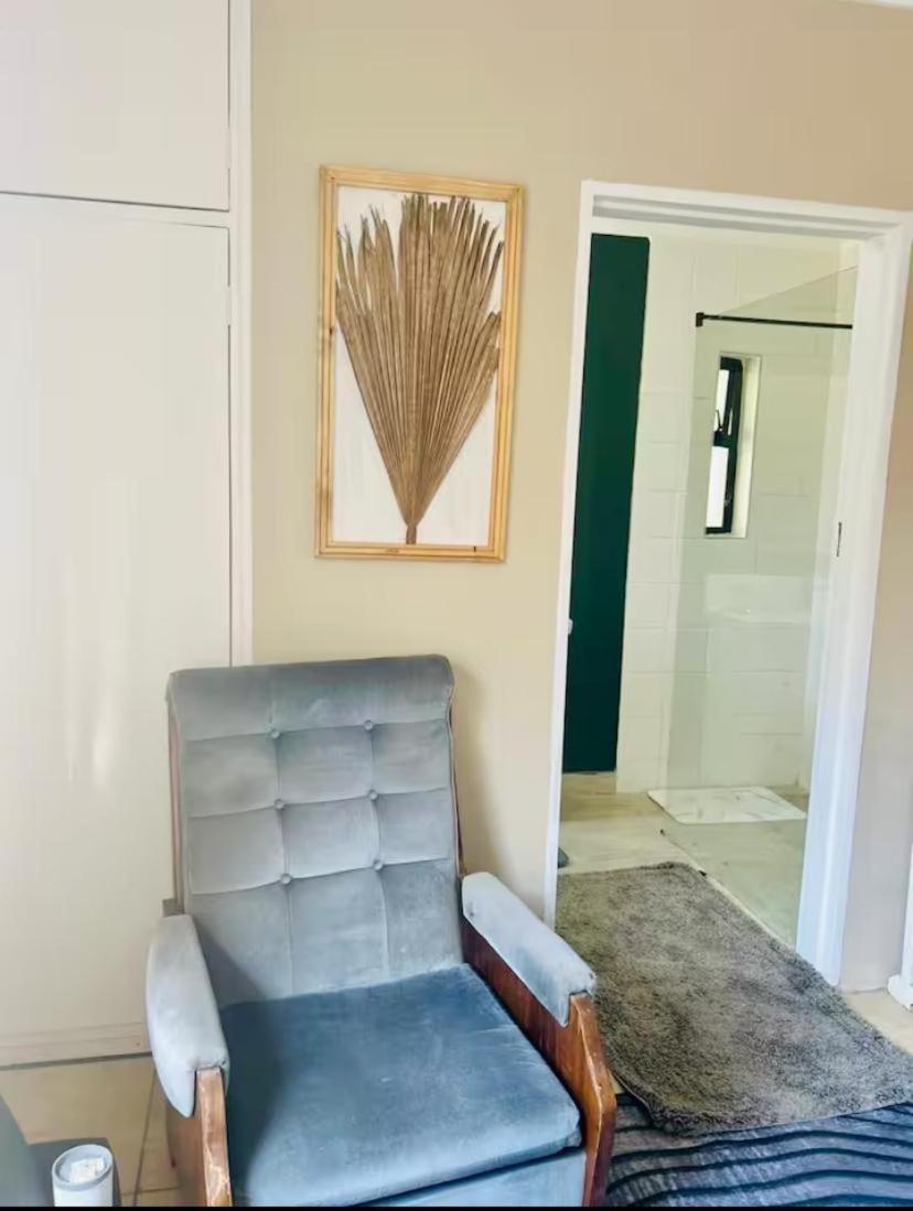 Modern studio in Greendale - 2337