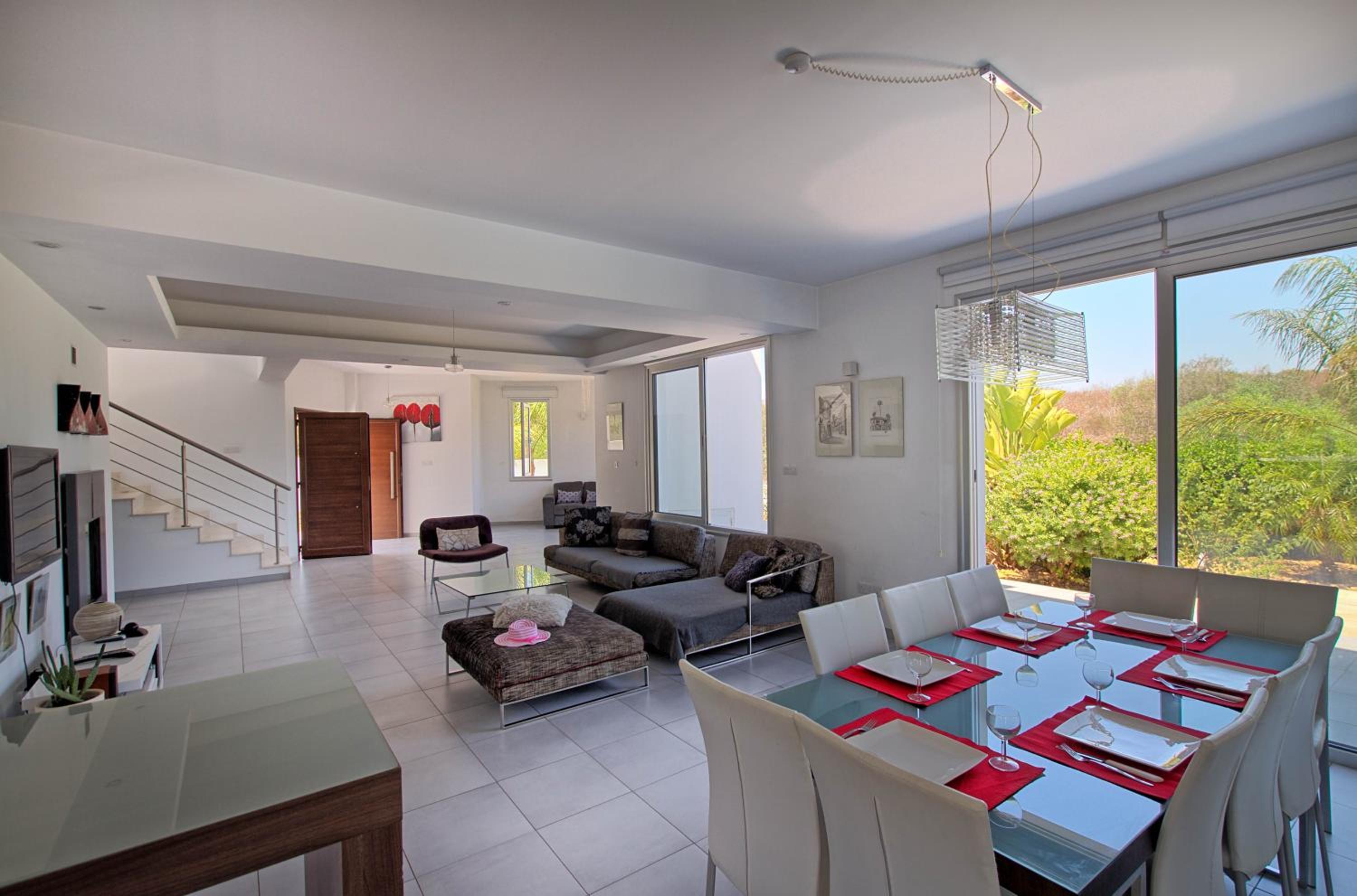 Akefalou Bay Villa
