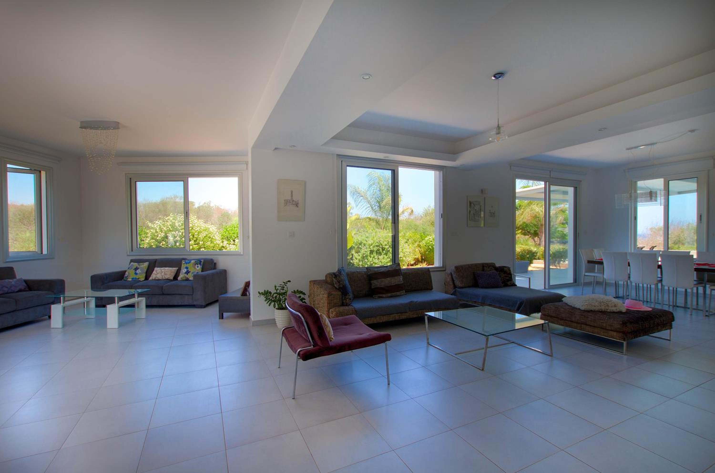 Akefalou Bay Villa