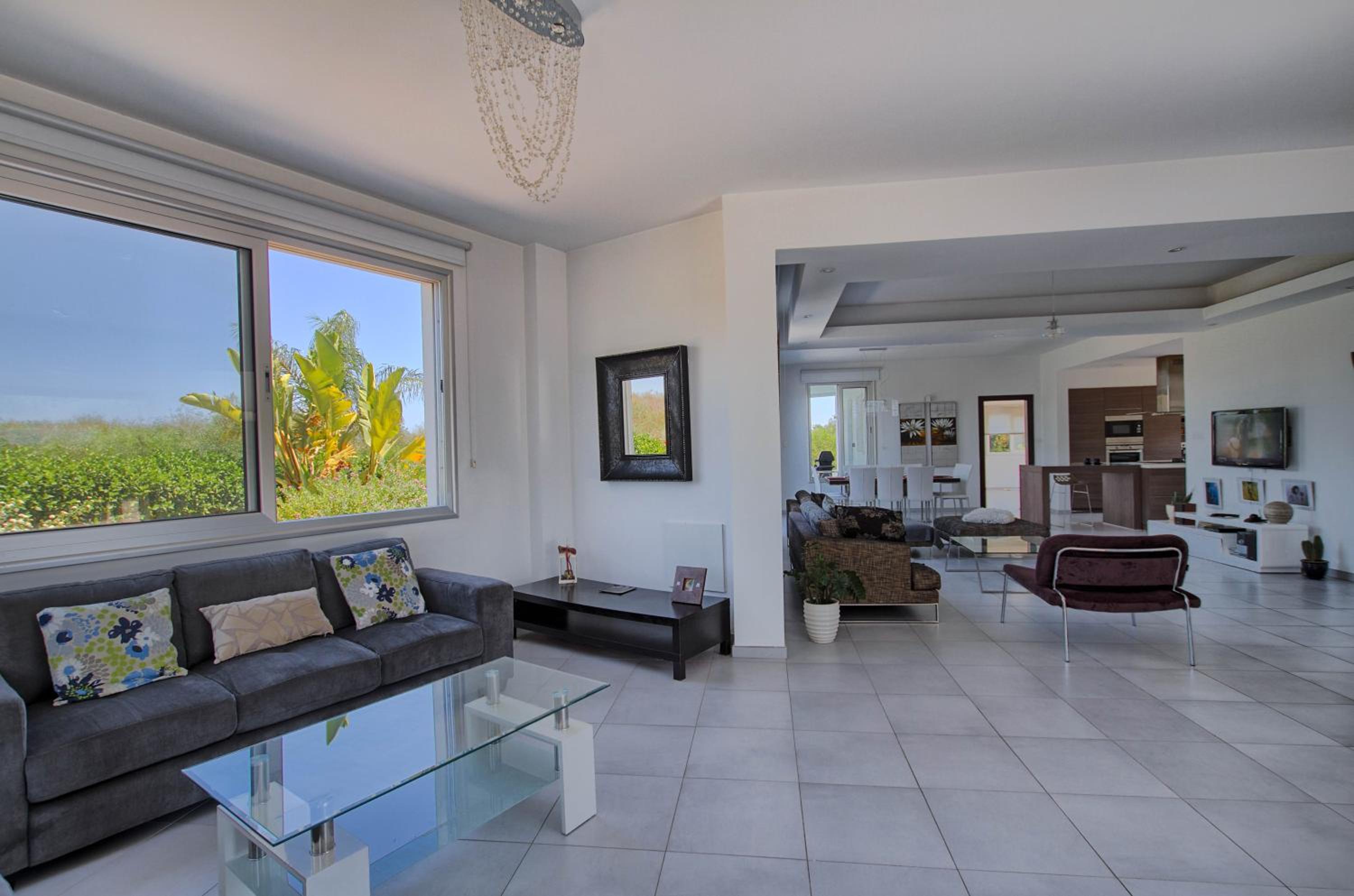 Akefalou Bay Villa