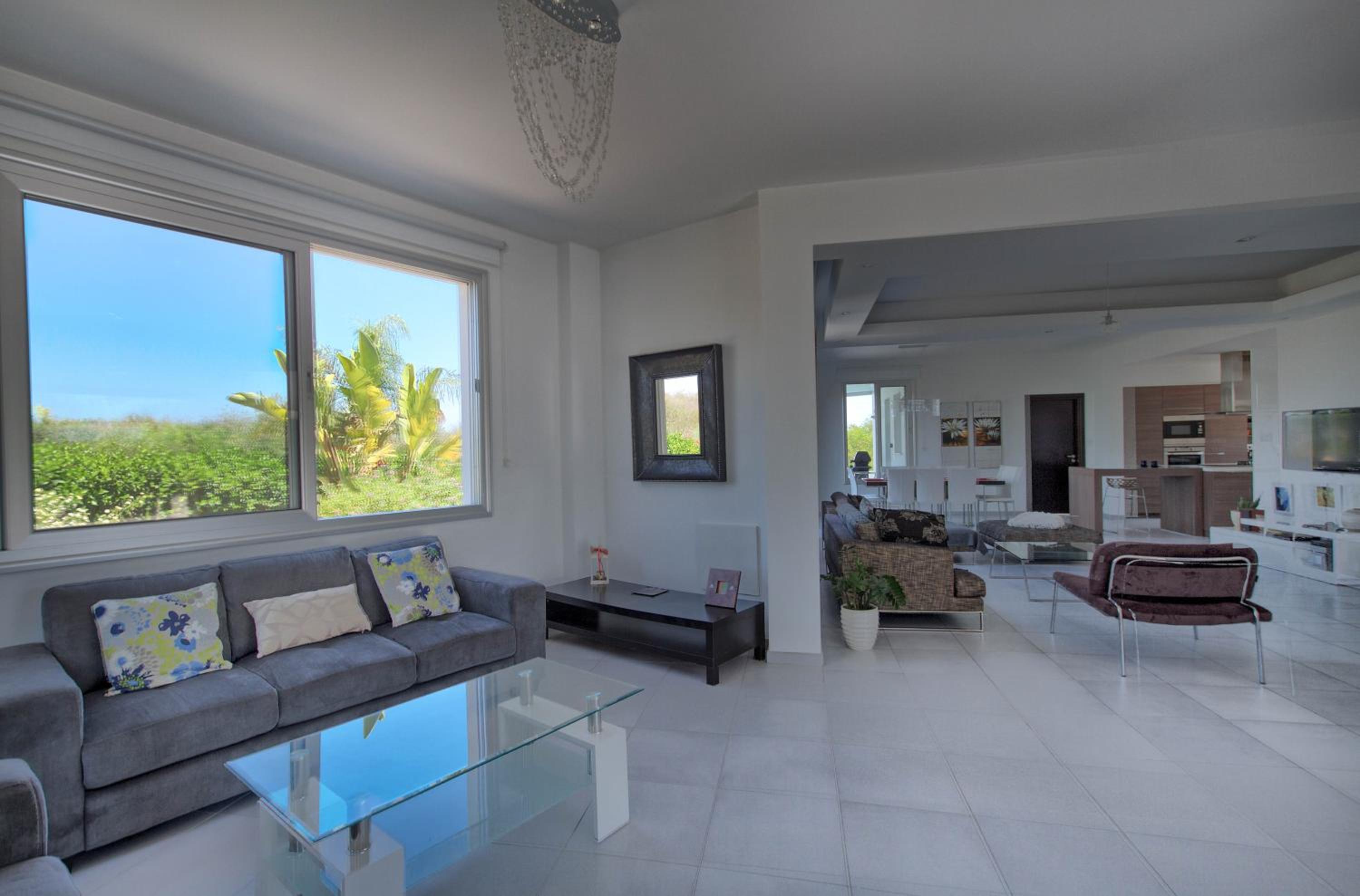 Akefalou Bay Villa