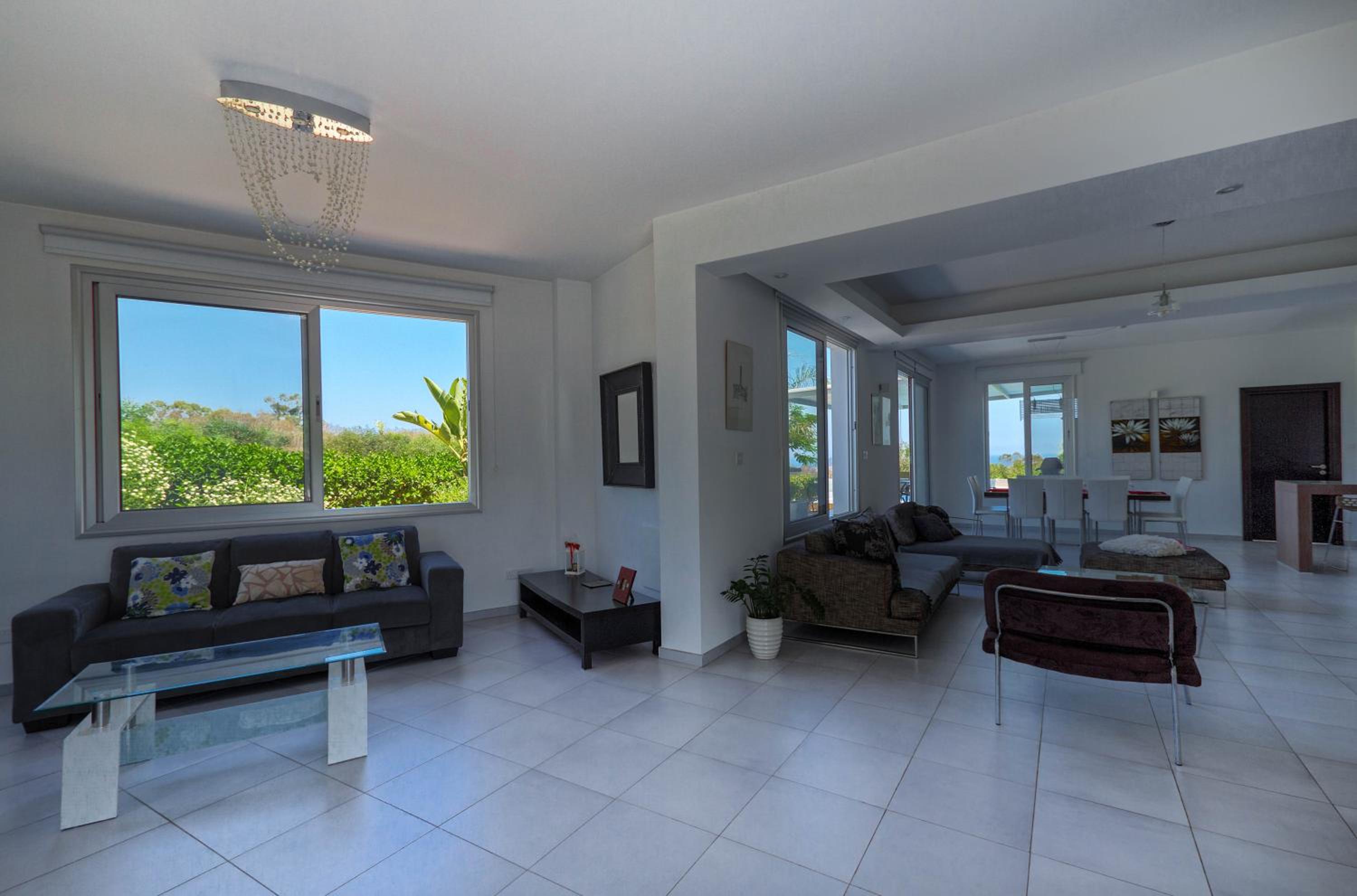 Akefalou Bay Villa