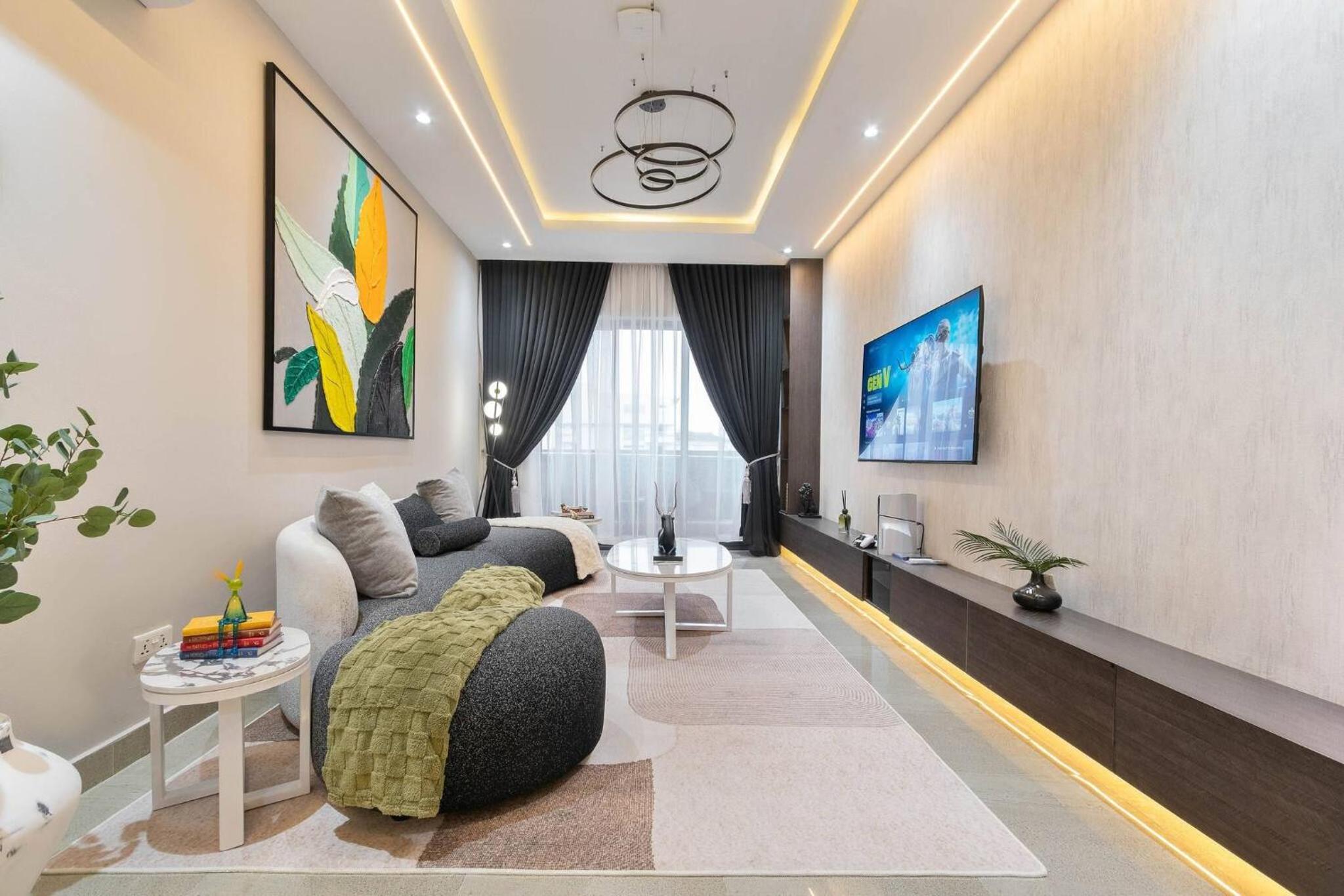 Chic Waterfront 2BR in Lekki Phase 1 - 5 Star Apt