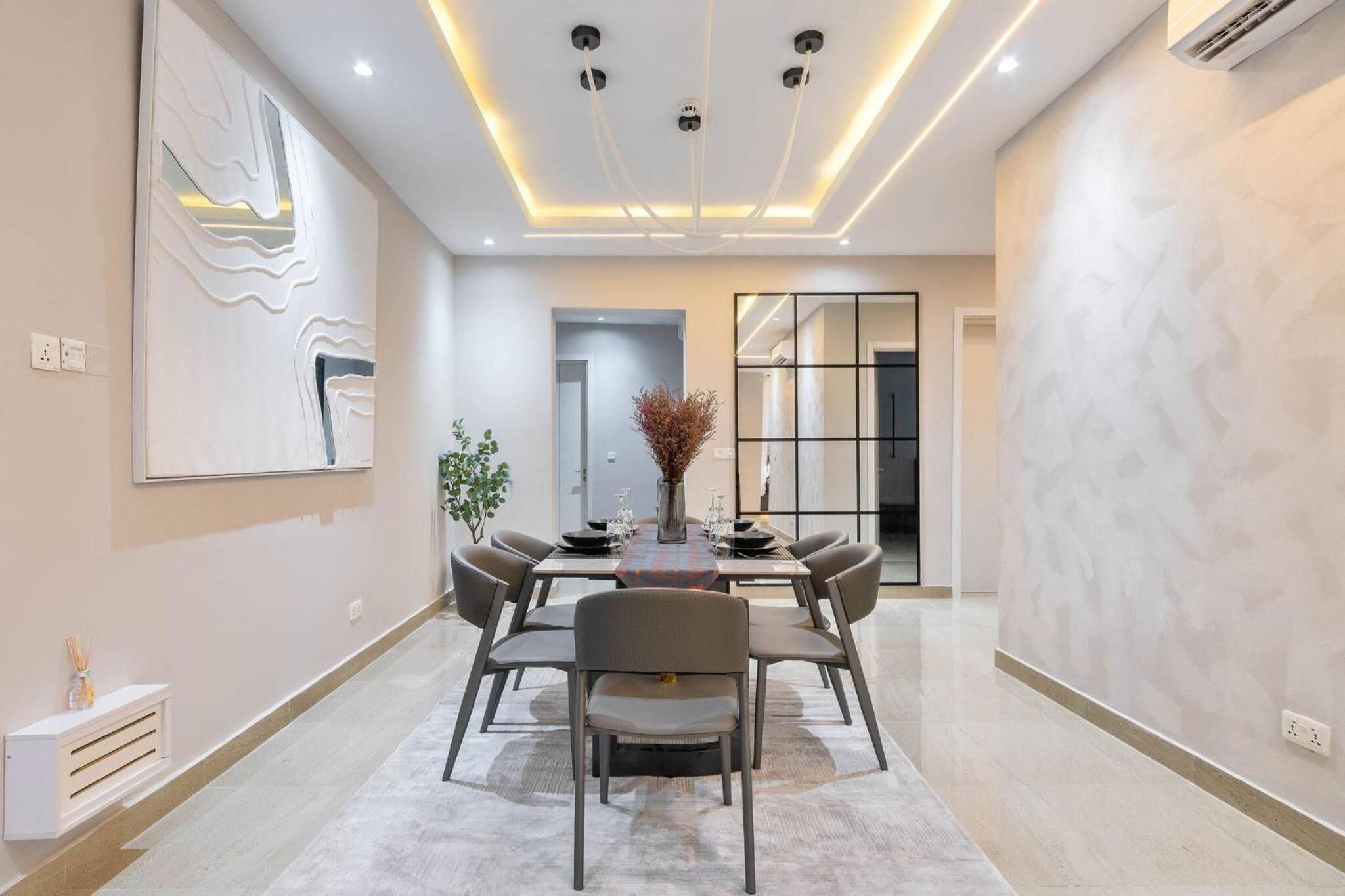Chic Waterfront 2BR in Lekki Phase 1 - 5 Star Apt