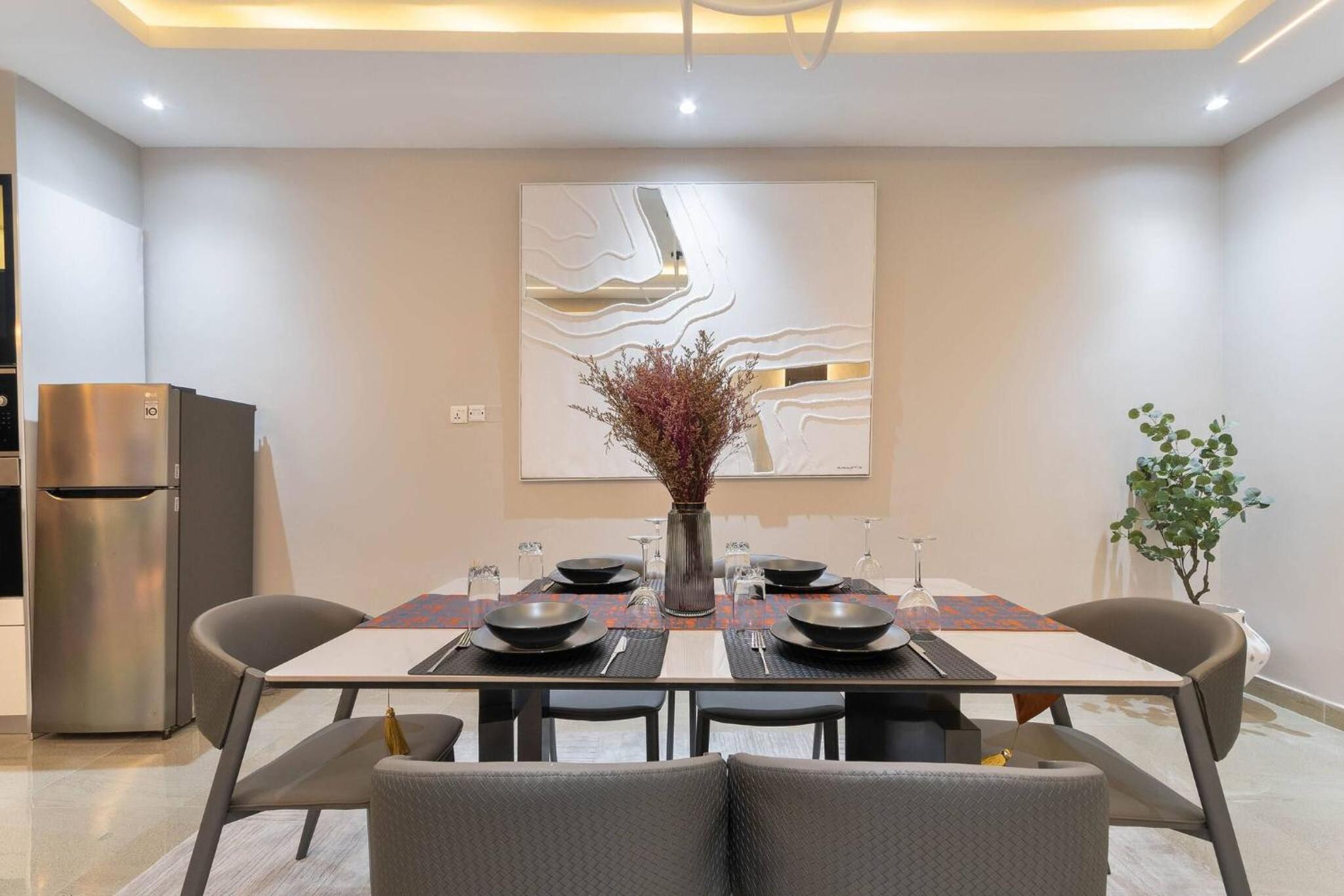 Chic Waterfront 2BR in Lekki Phase 1 - 5 Star Apt
