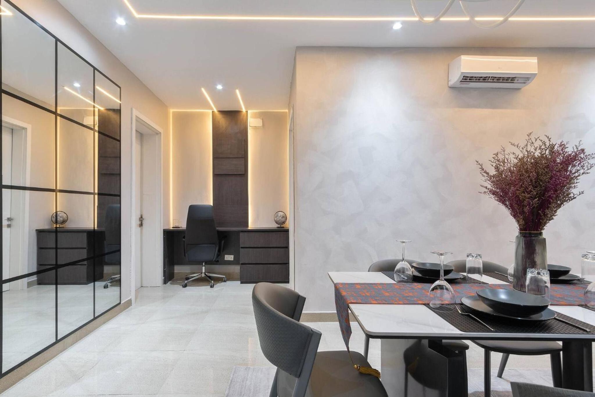 Chic Waterfront 2BR in Lekki Phase 1 - 5 Star Apt