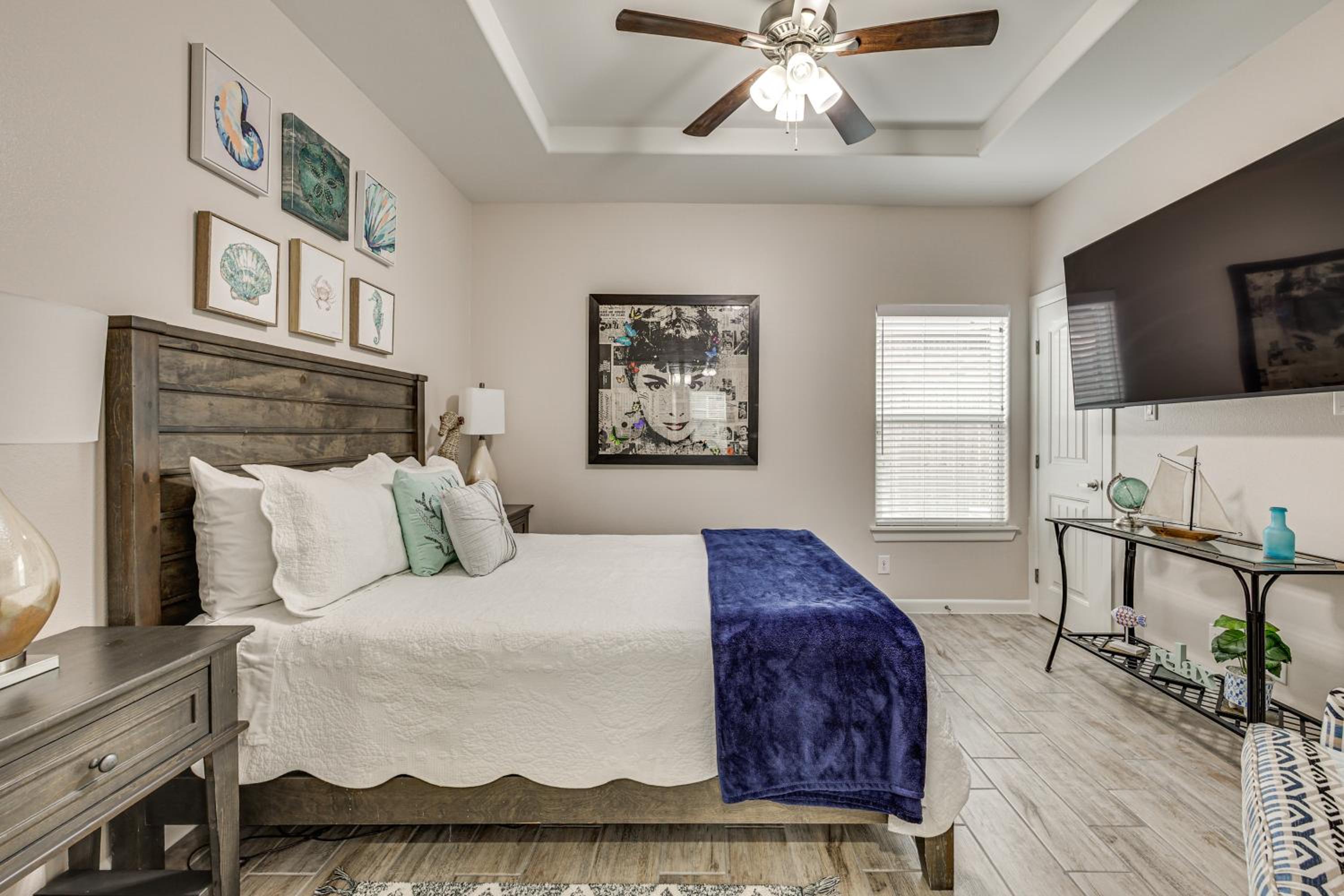 3 Mi to Downtown Edinburg Quiet Condo with Patio