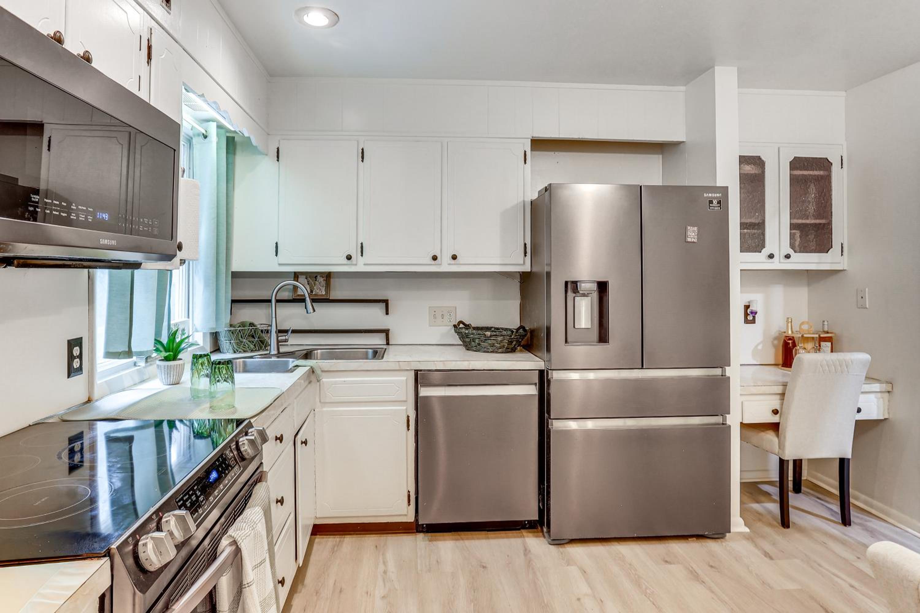 Family Home on Greenbelt, 4 Mi to Dtwn Harrisburg!