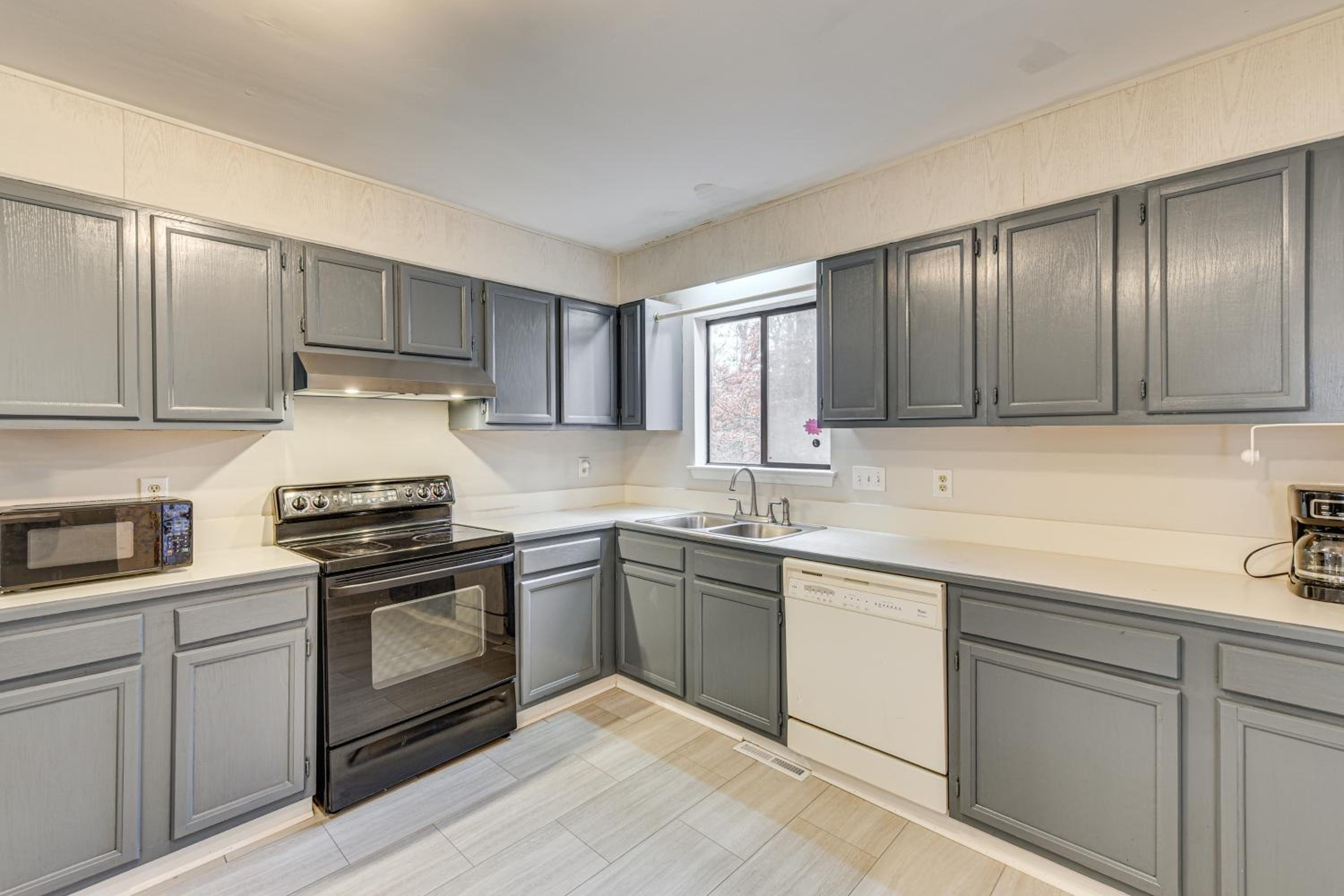 Group-Friendly Home with Yard in Charlotte Suburbs!