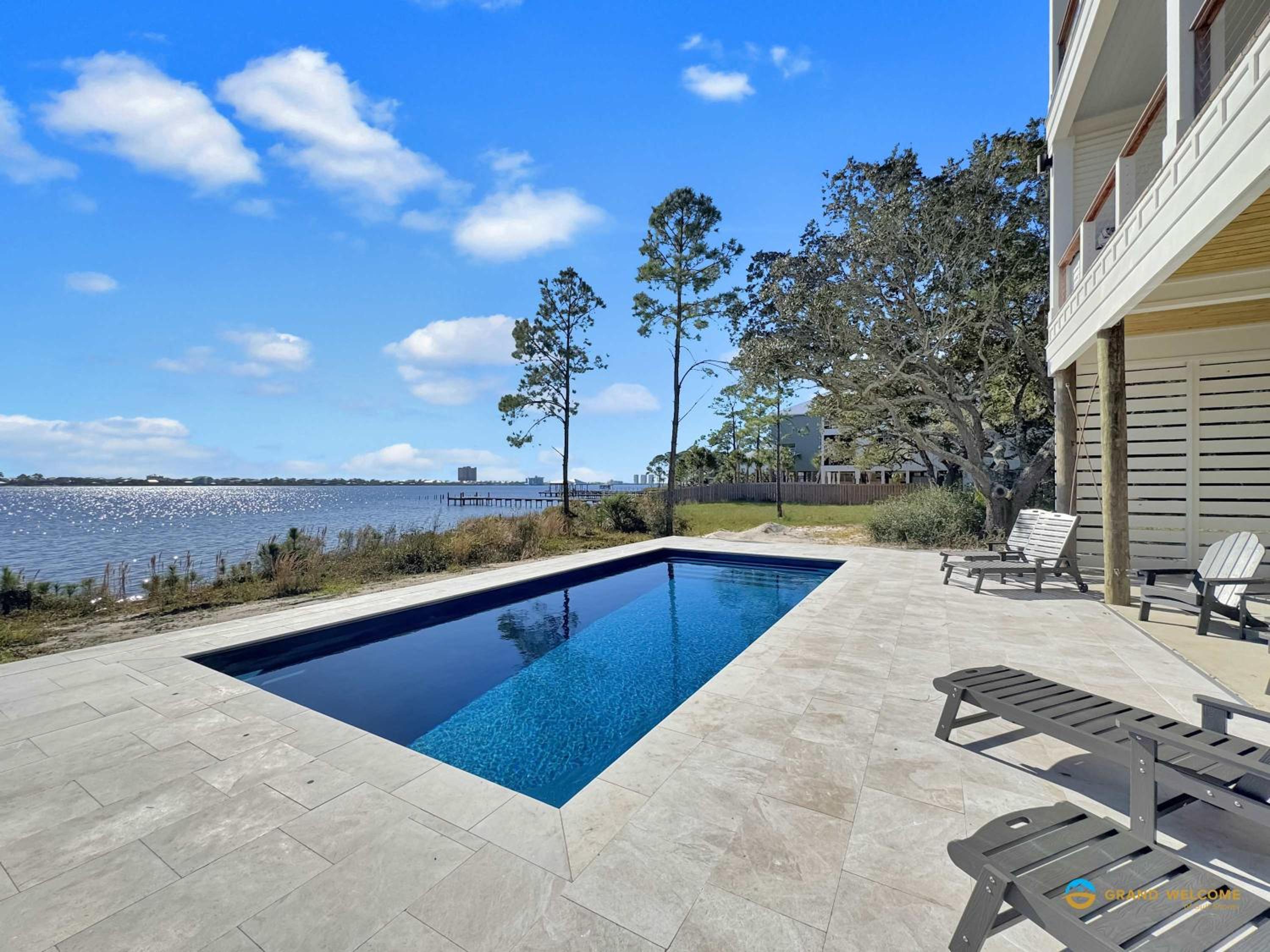 Waterfront Luxury Home for 10 Pool Fireplace