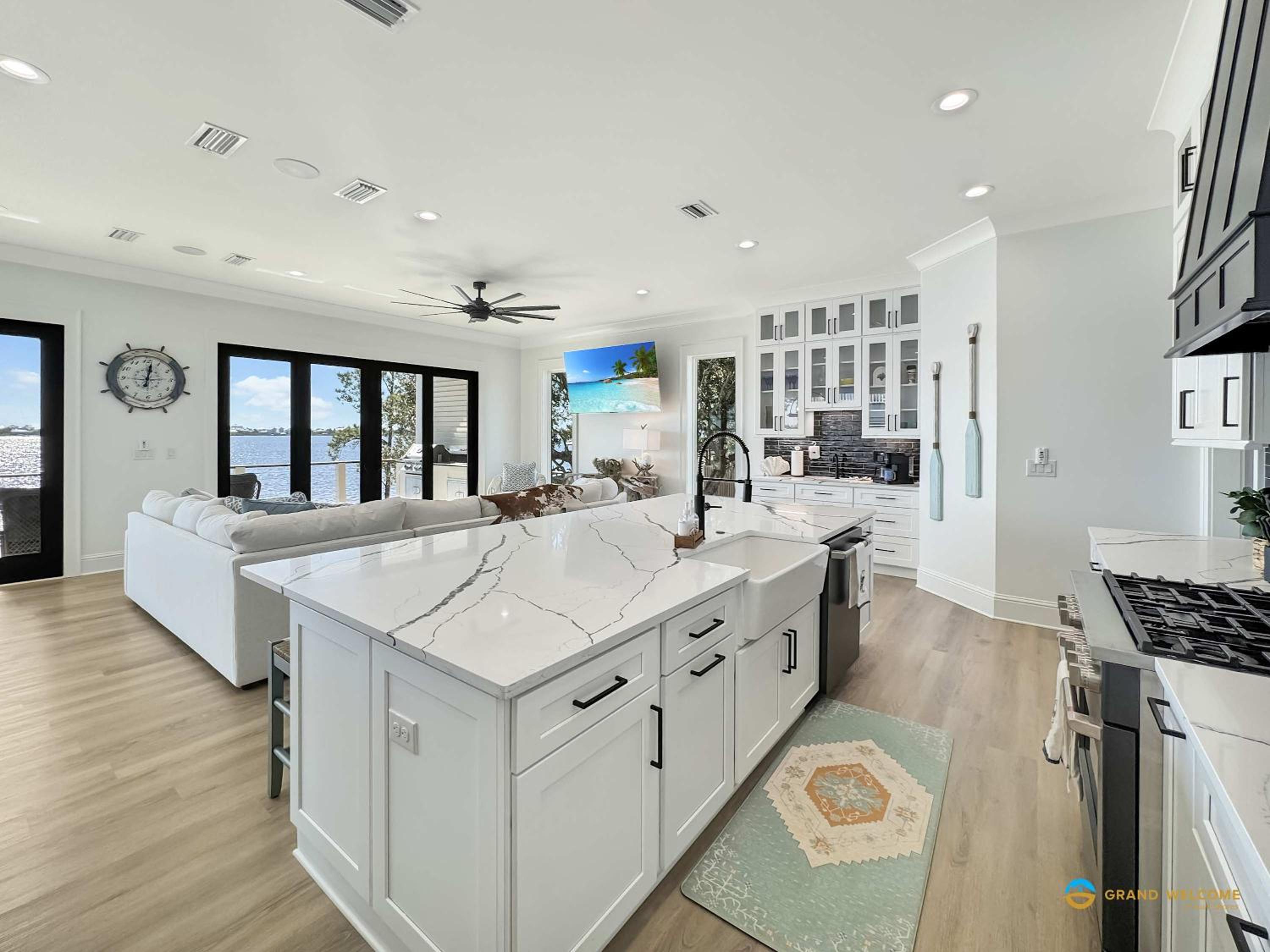 Waterfront Luxury Home for 10 Pool Fireplace