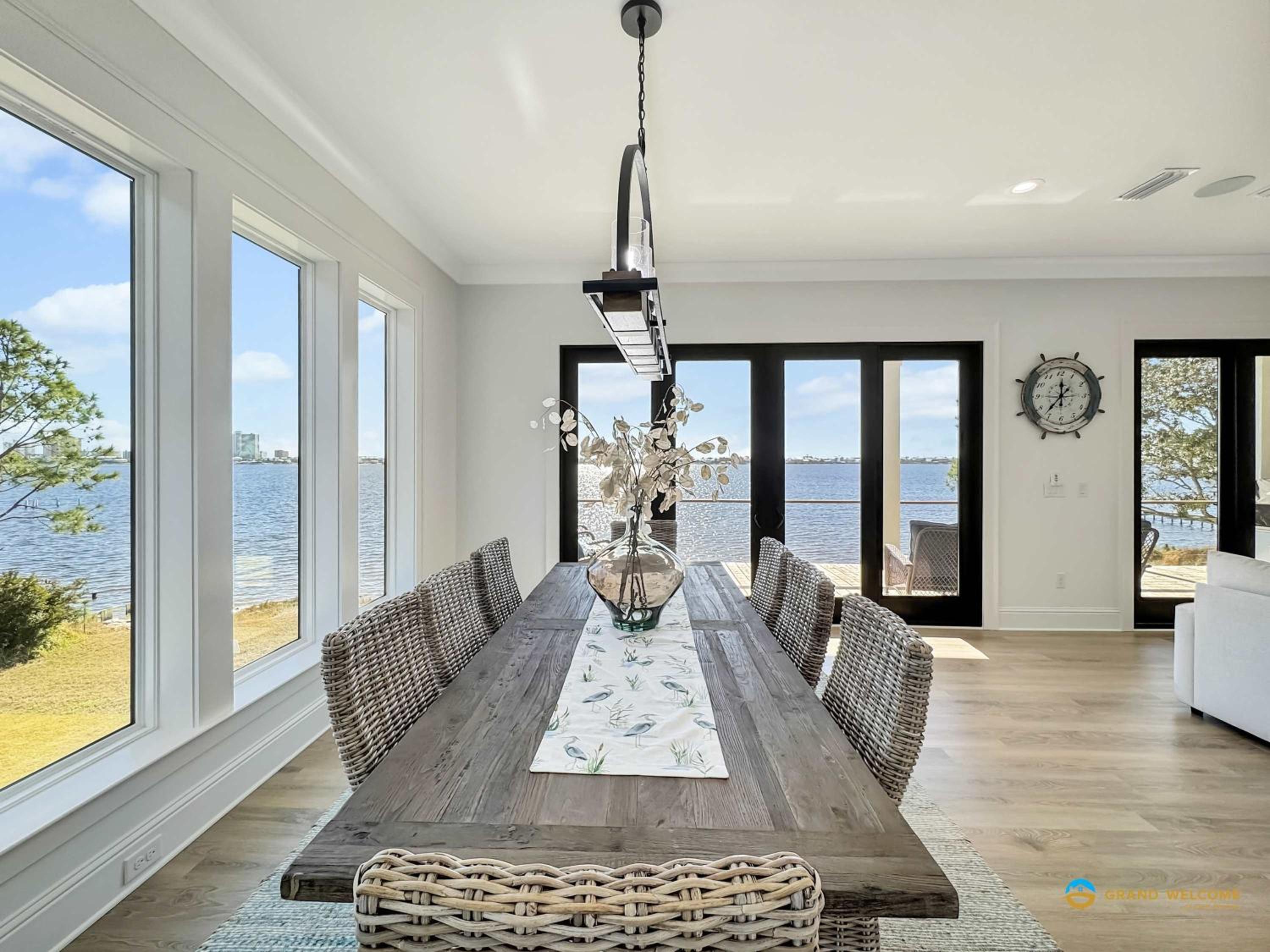 Waterfront Luxury Home for 10 Pool Fireplace