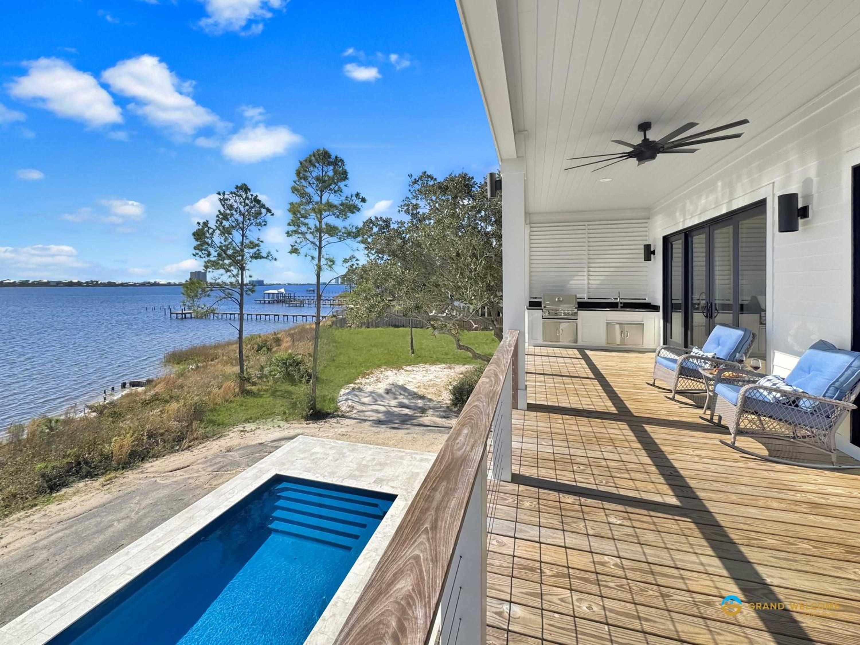 Waterfront Luxury Home for 10 Pool Fireplace