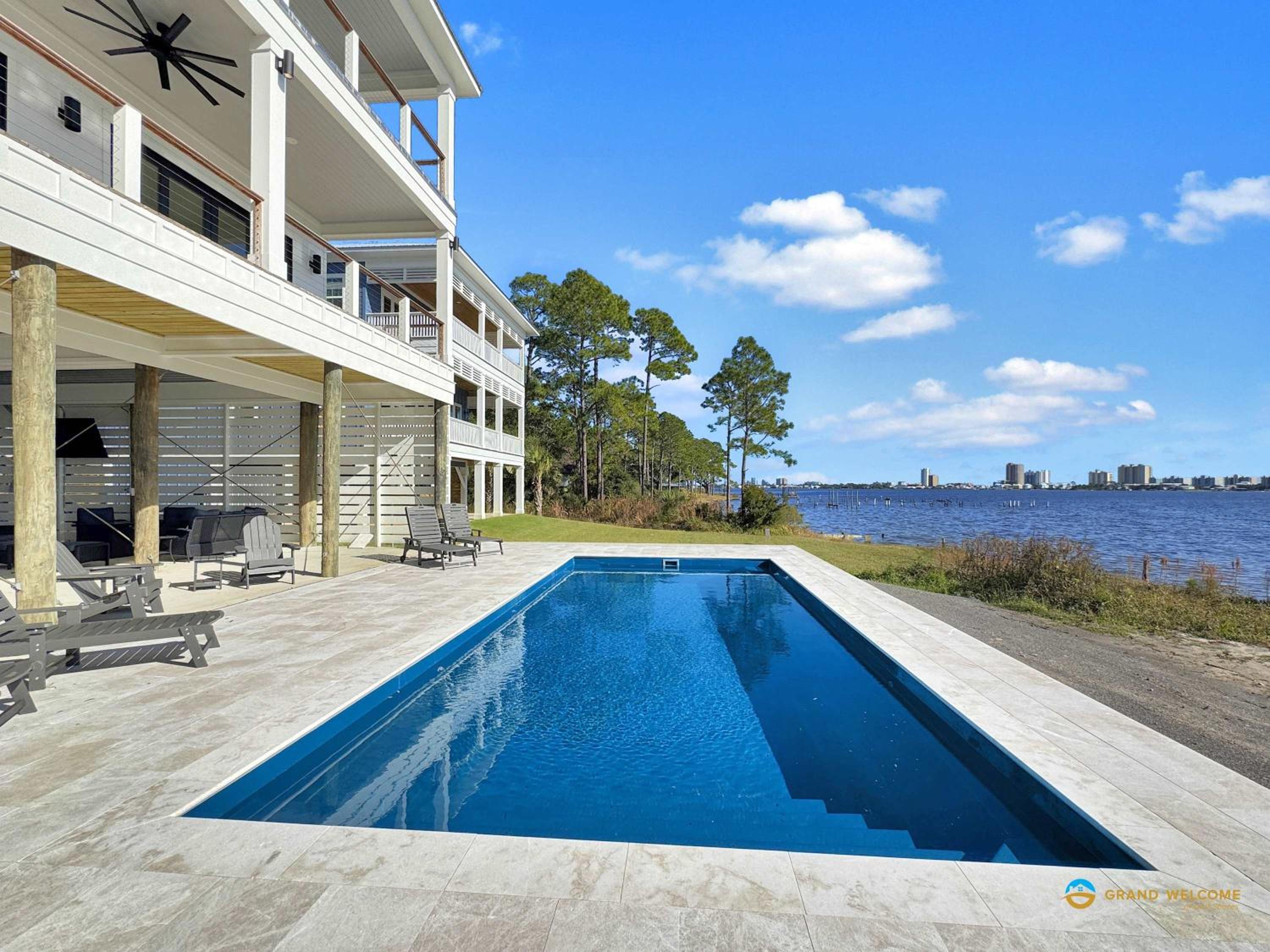 Waterfront Luxury Home for 10 Pool Fireplace