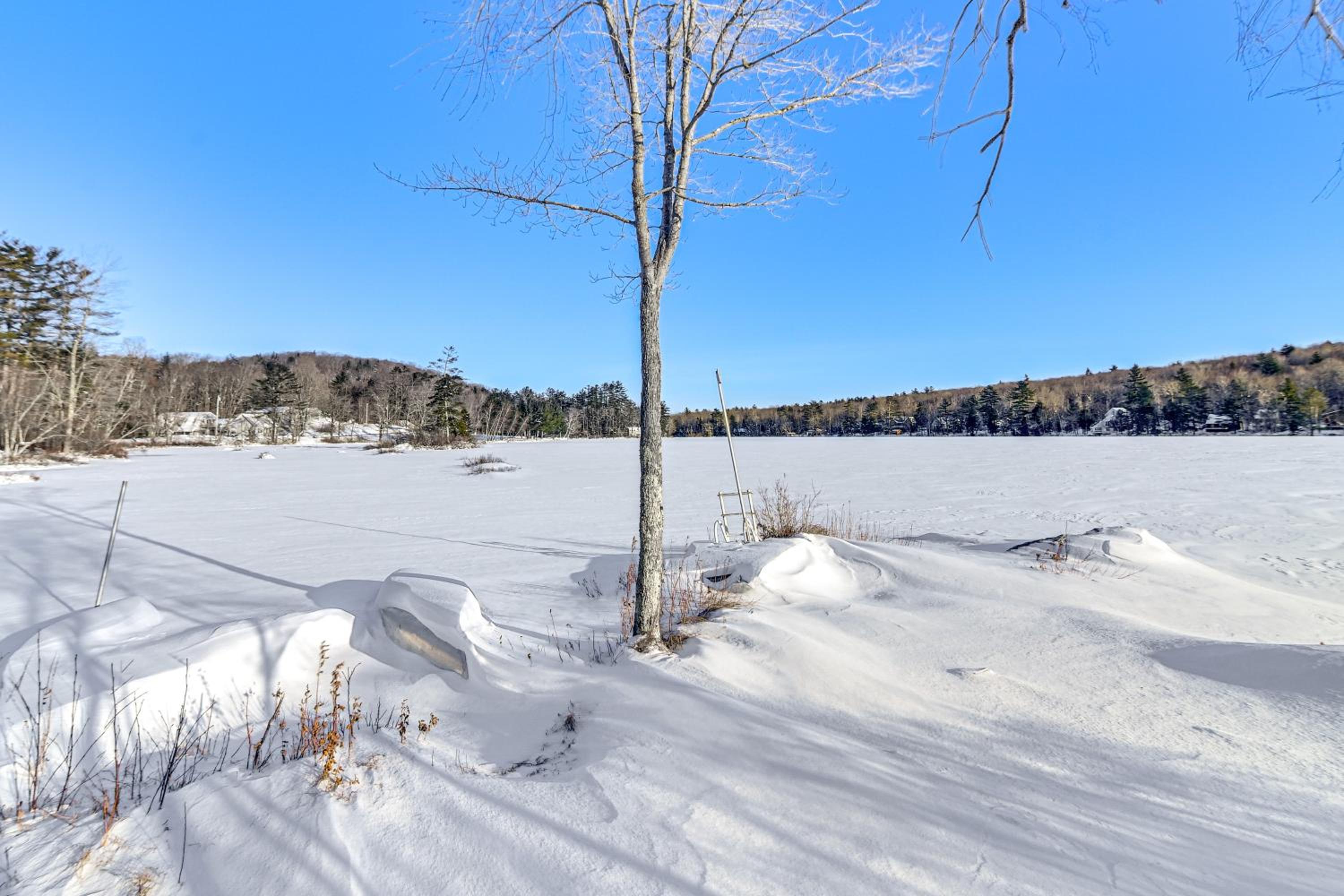 Private Lakefront and Boat Launch! Maine Family Home