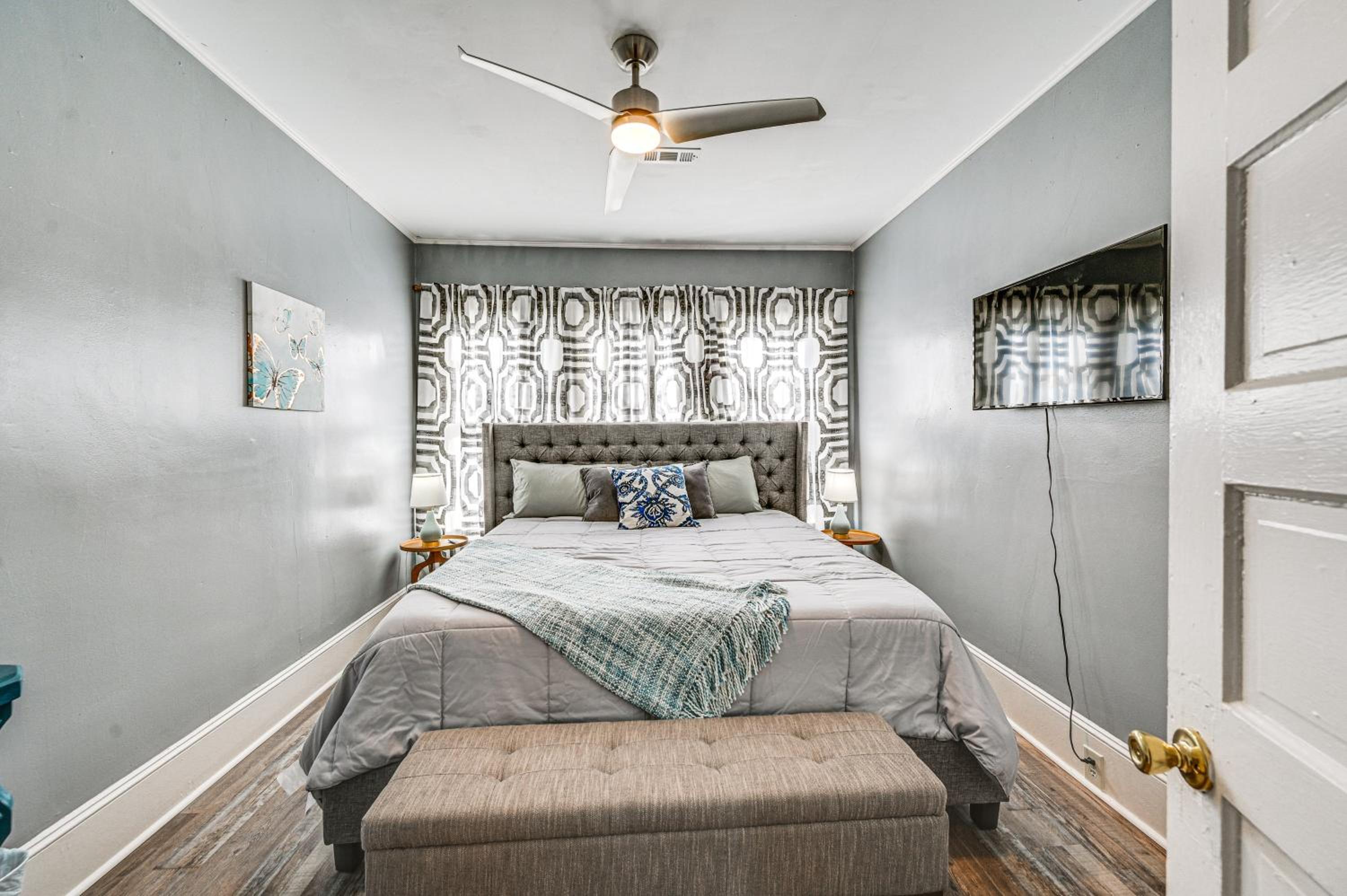 Walk to the Neuse River! New Bern Vacation Rental