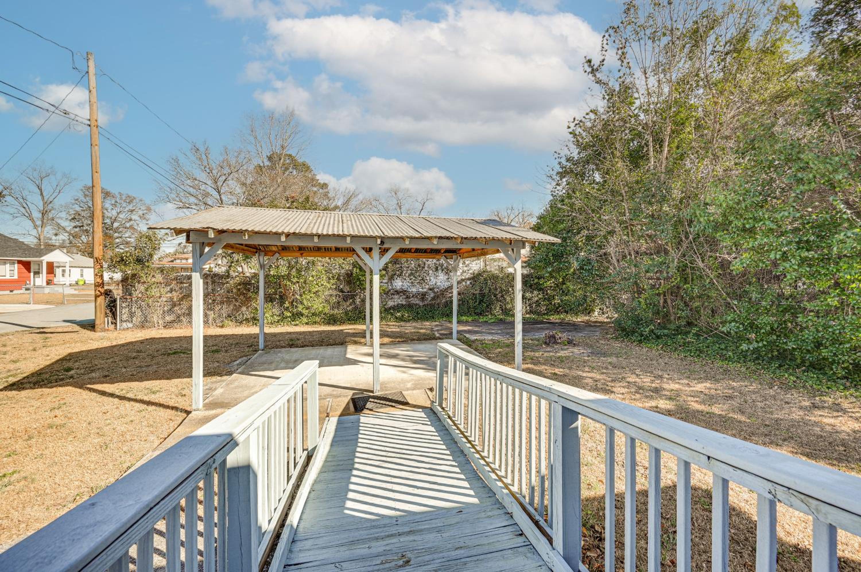 Walk to the Neuse River! New Bern Vacation Rental
