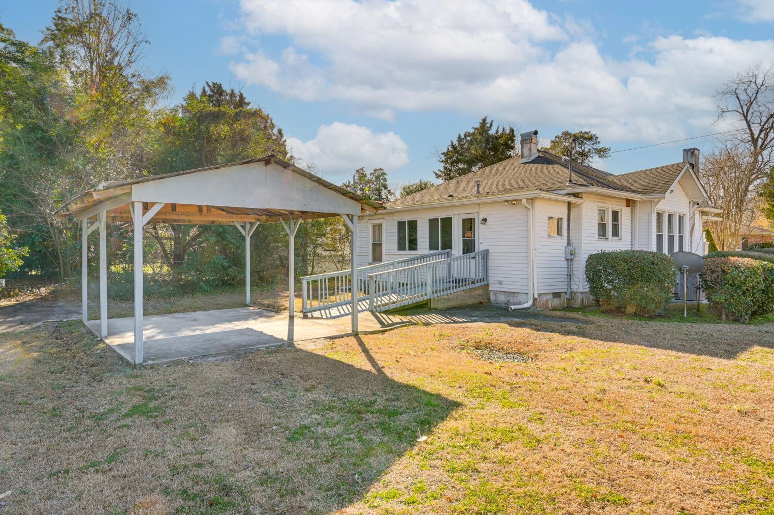 Walk to the Neuse River! New Bern Vacation Rental