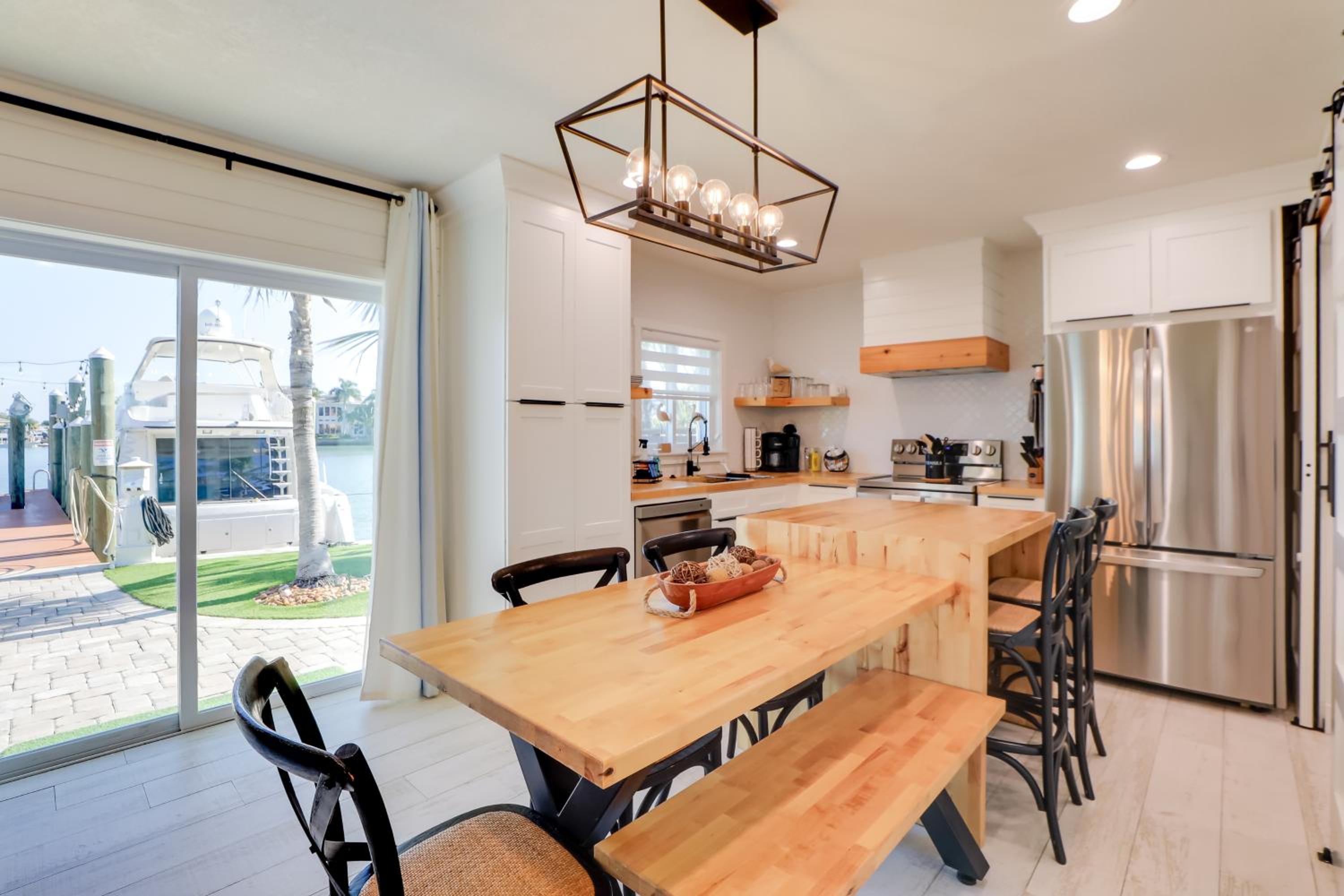 Bayfront Retreat Across From Treasure Island Beach