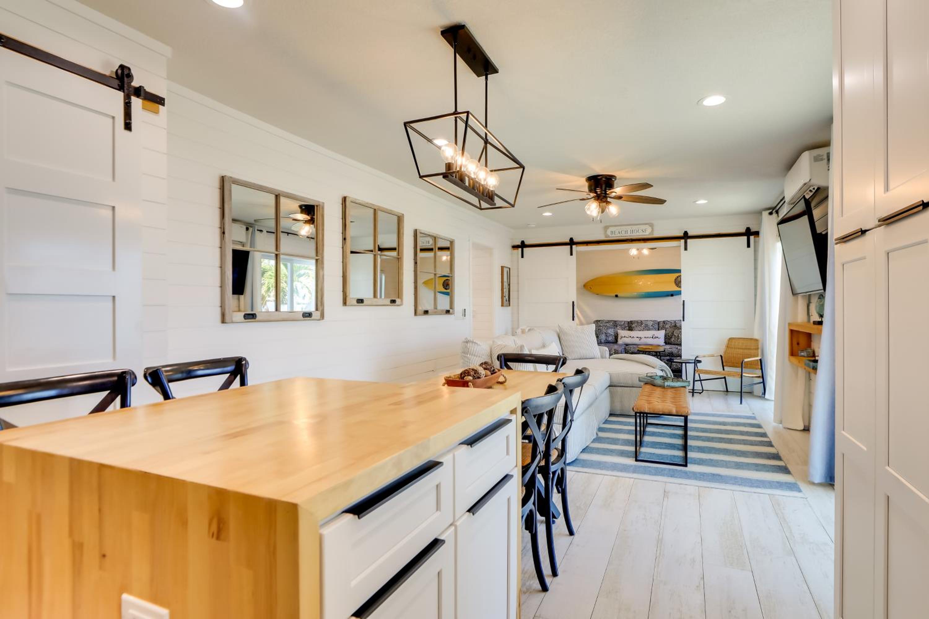 Bayfront Retreat Across From Treasure Island Beach