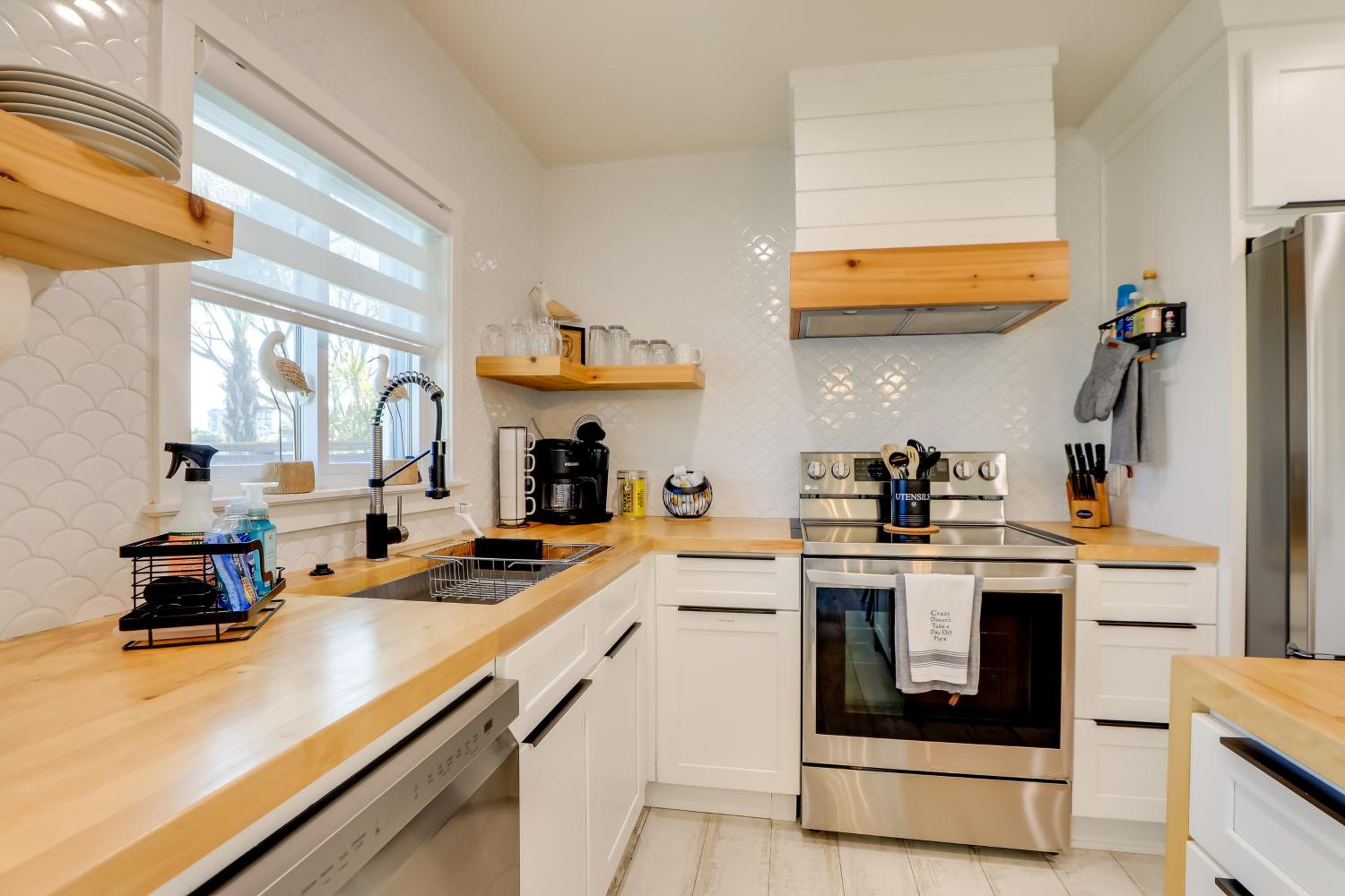 Bayfront Retreat Across From Treasure Island Beach