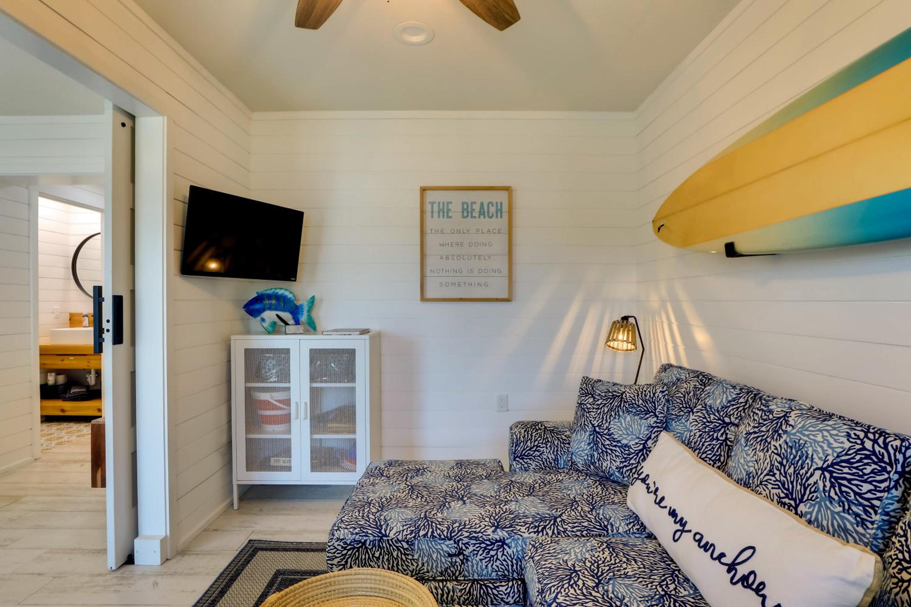 Bayfront Retreat Across From Treasure Island Beach