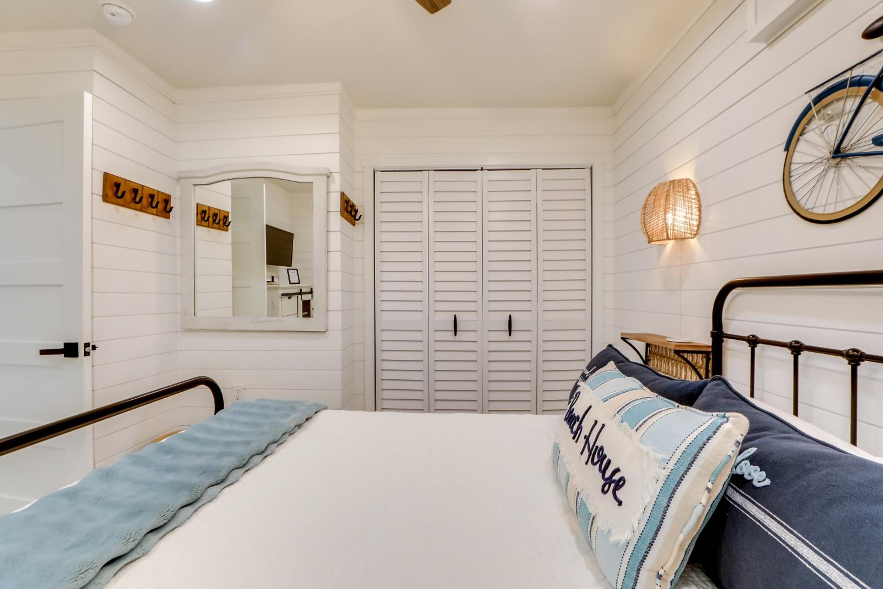 Bayfront Retreat Across From Treasure Island Beach