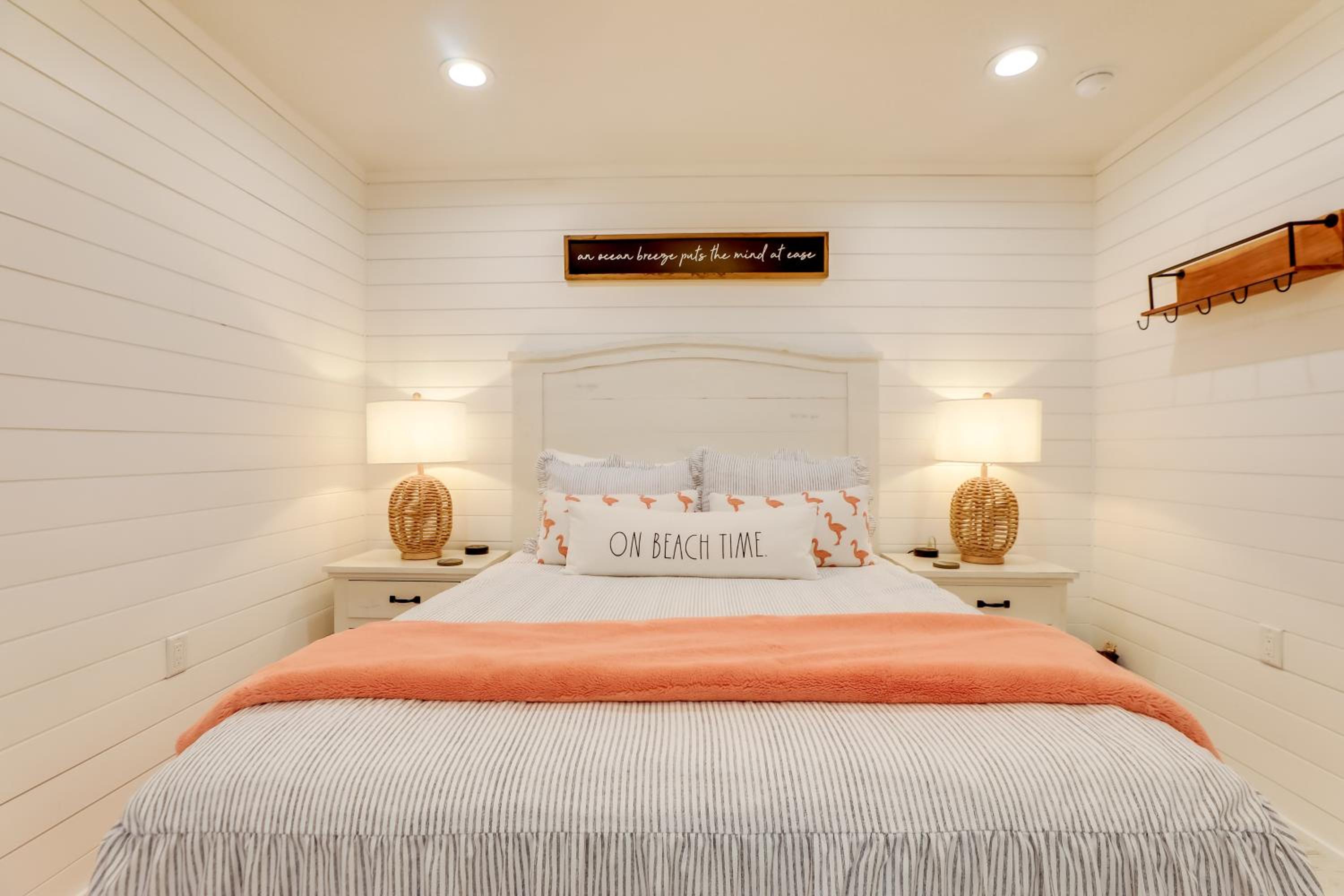Bayfront Retreat Across From Treasure Island Beach
