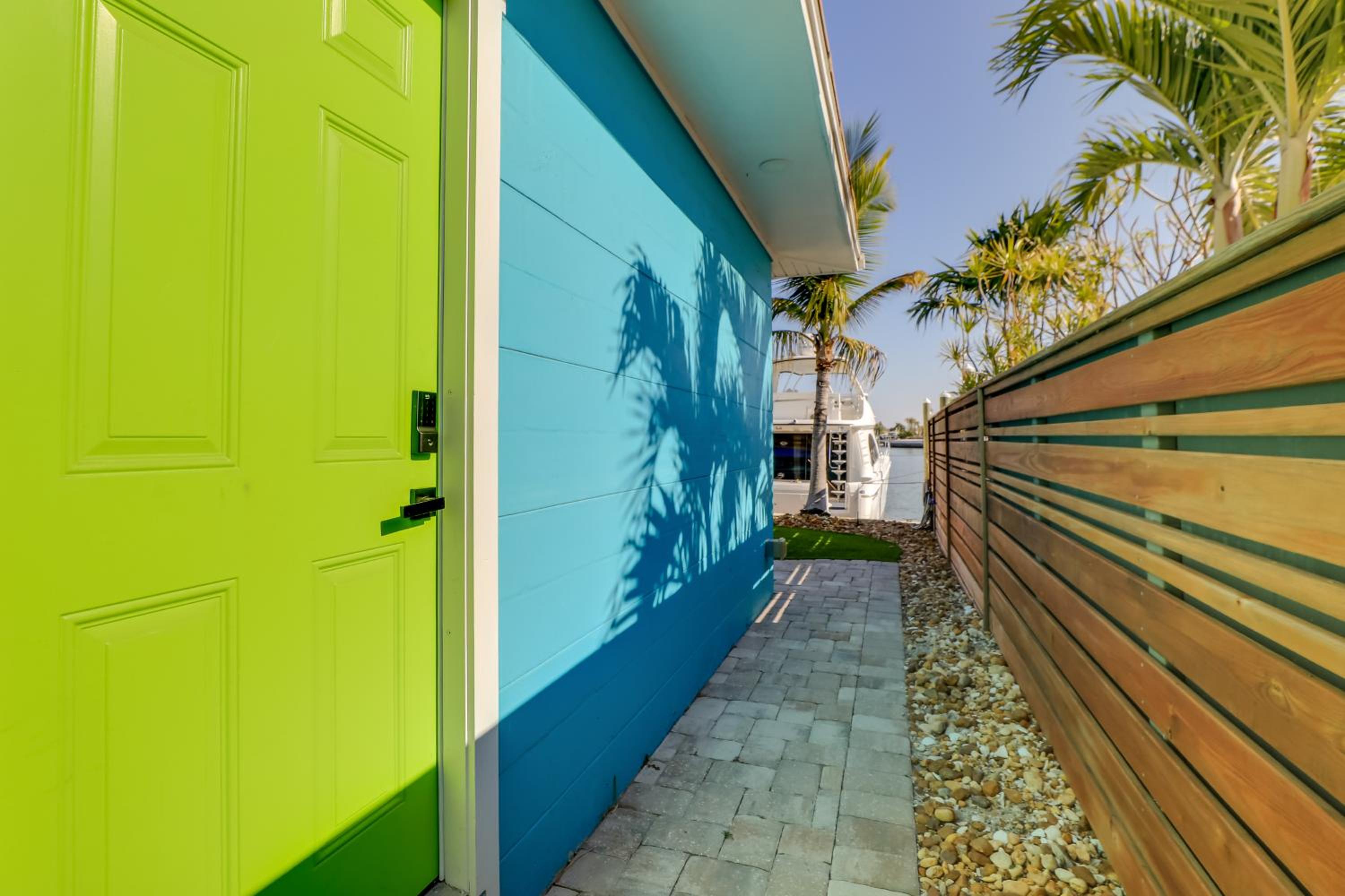 Bayfront Retreat Across From Treasure Island Beach
