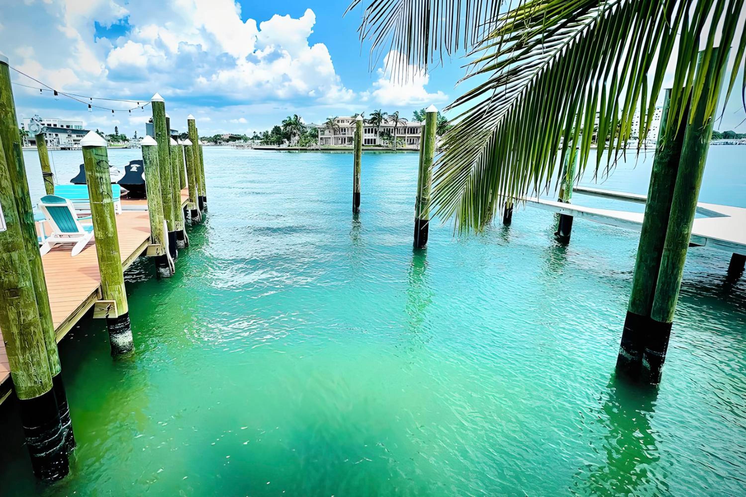 Bayfront Retreat Across From Treasure Island Beach