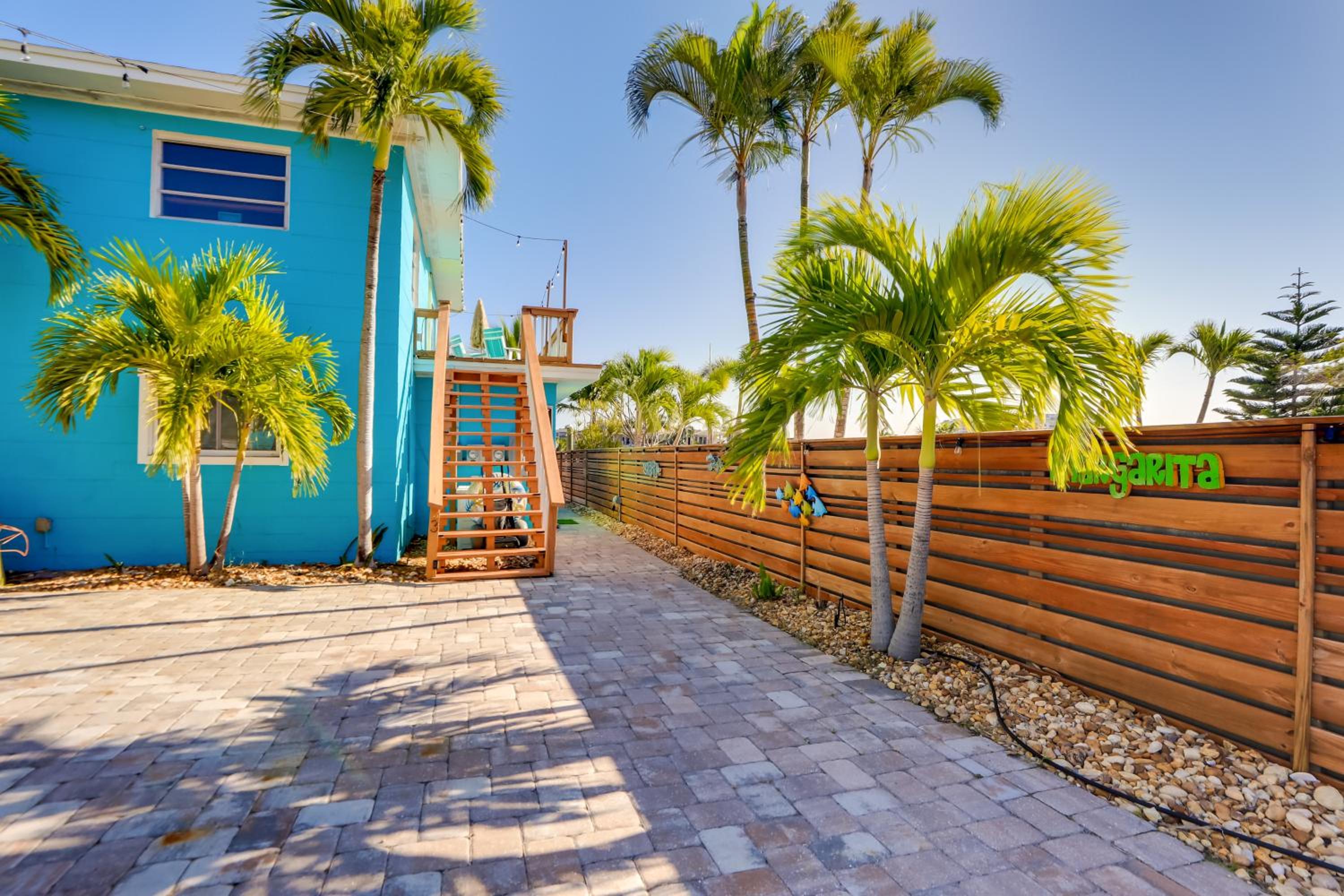 Bayfront Retreat Across From Treasure Island Beach