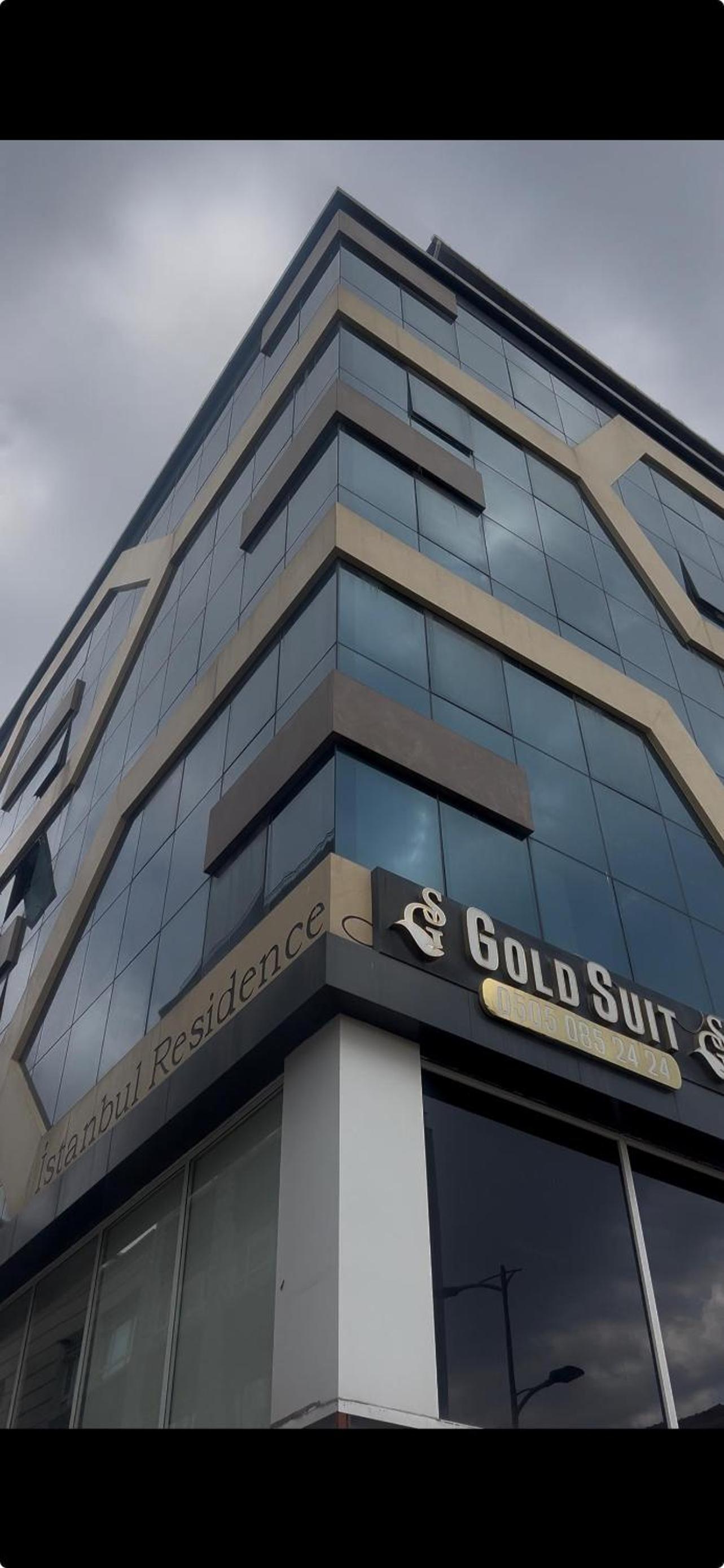 Gold Suit - Bakırköy City Center