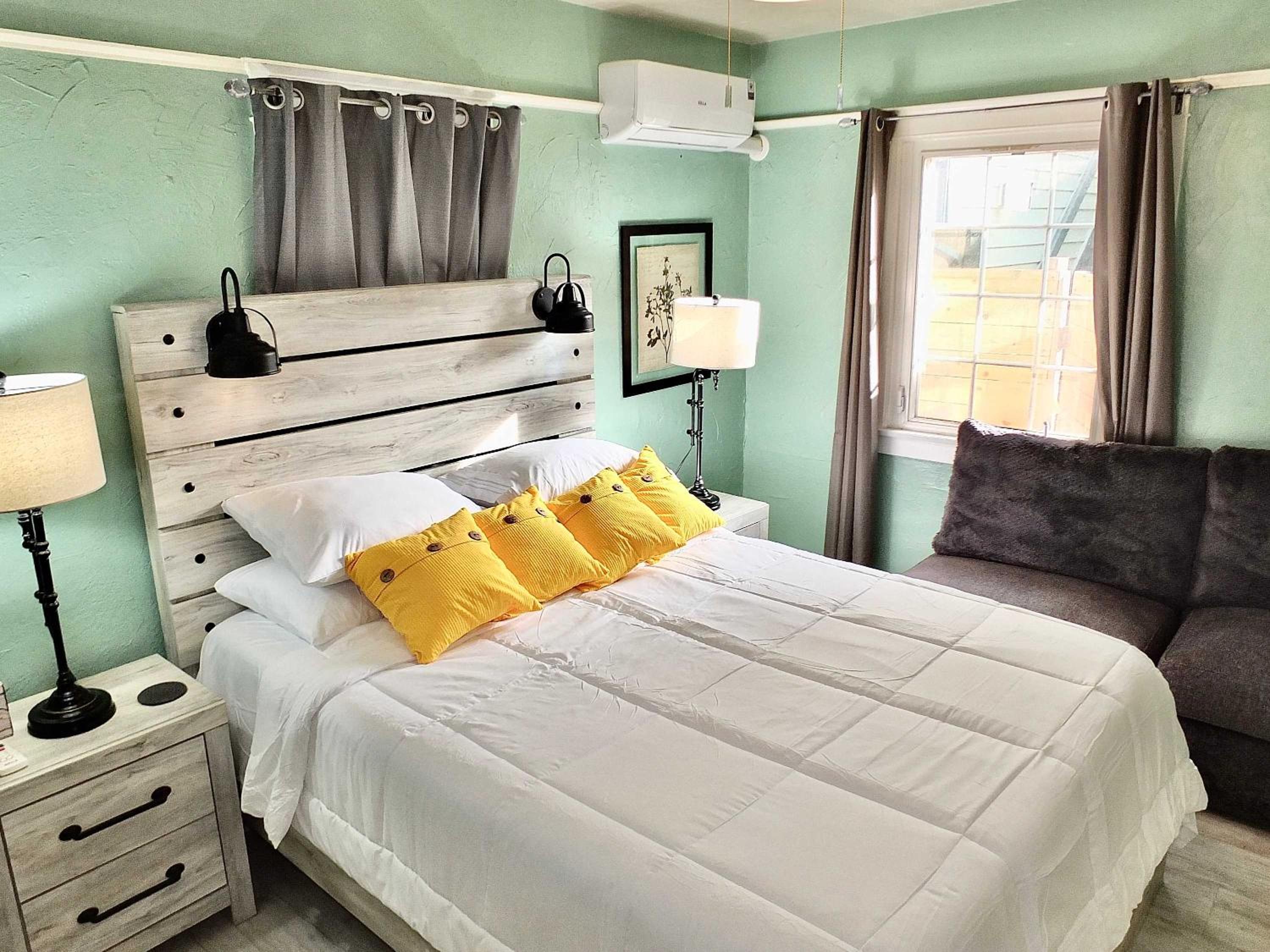 Eastside Garden Hideaway For 4 Perfect Location for World Cup Attendees