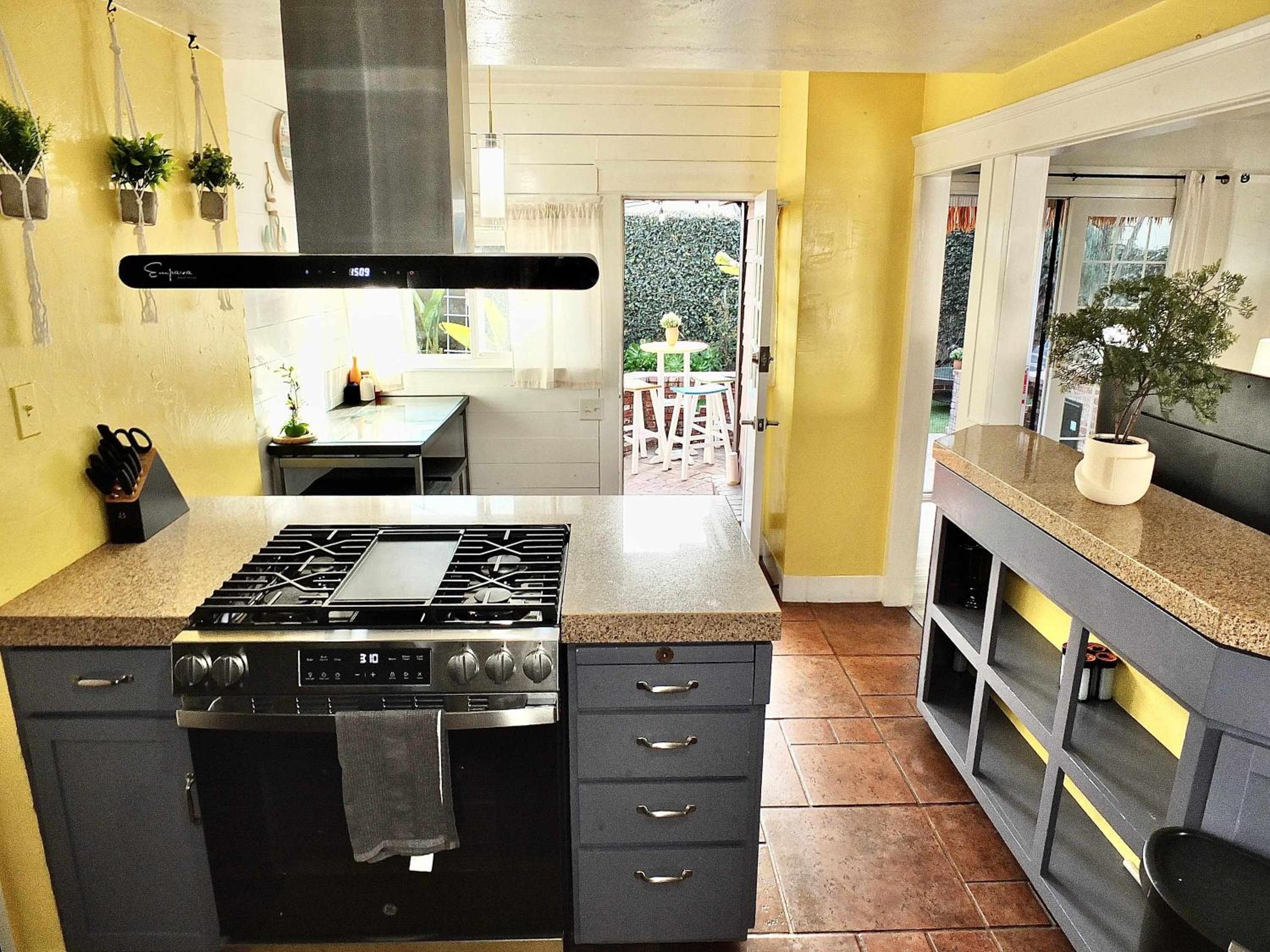 Eastside Garden Hideaway For 4 Perfect Location for World Cup Attendees