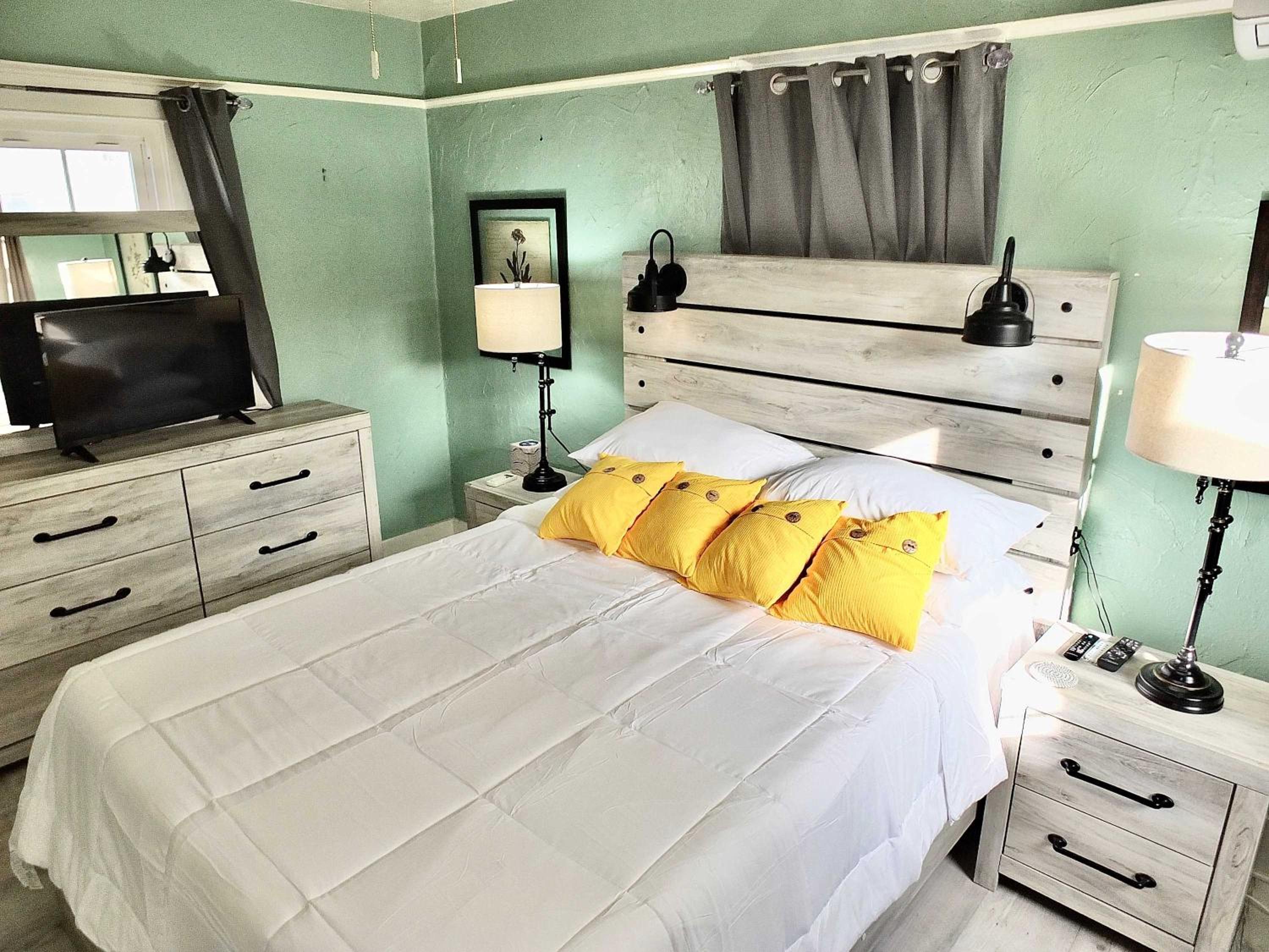 Eastside Garden Hideaway For 4 Perfect Location for World Cup Attendees