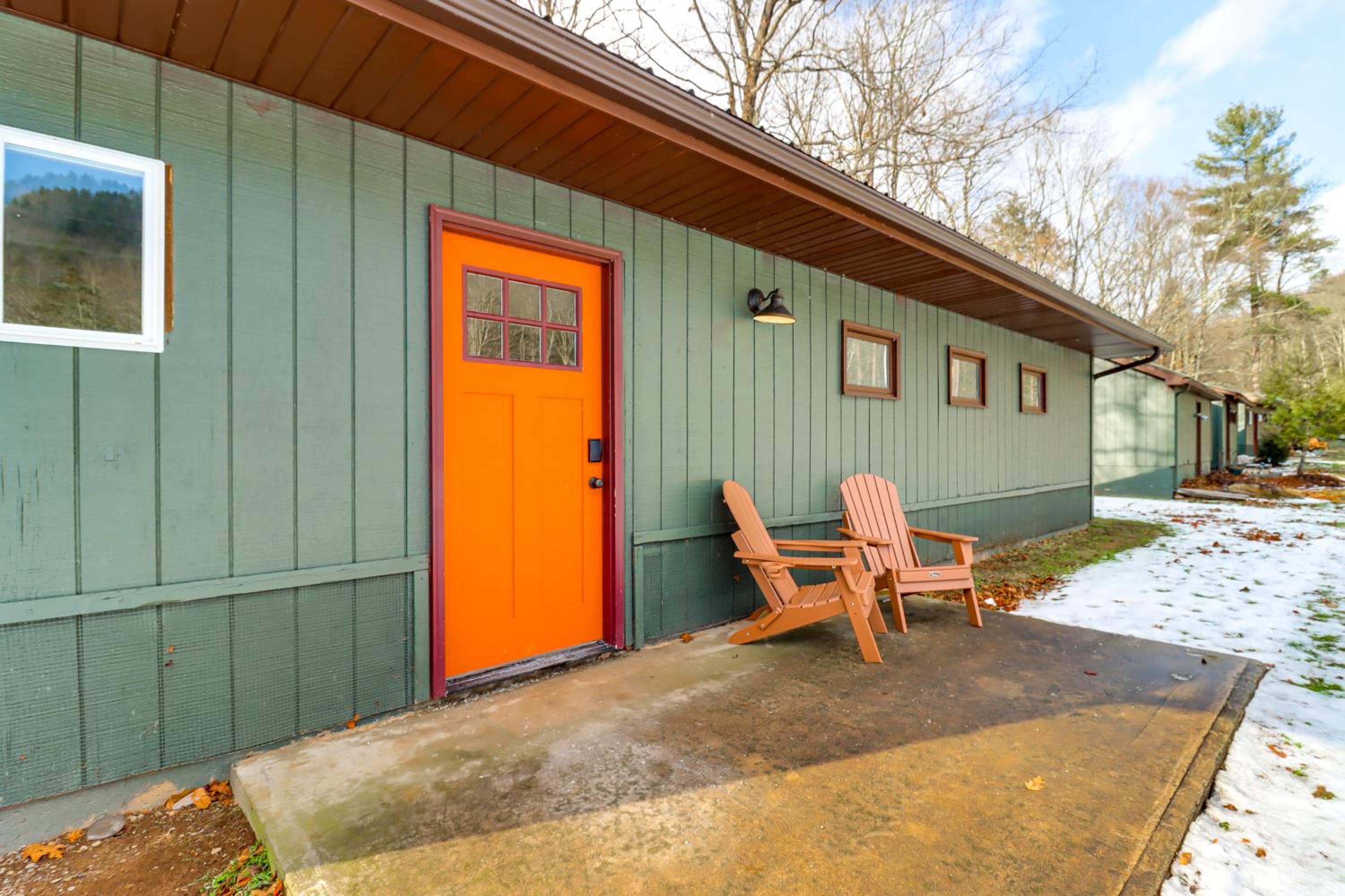 Deluxe Cabin D at Elk Creek Escape! Pets Welcome