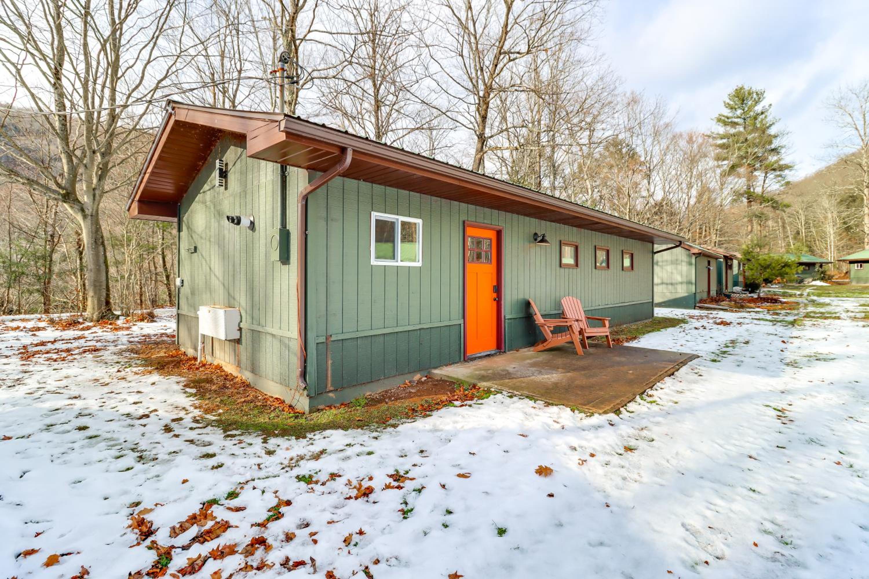Deluxe Cabin D at Elk Creek Escape! Pets Welcome