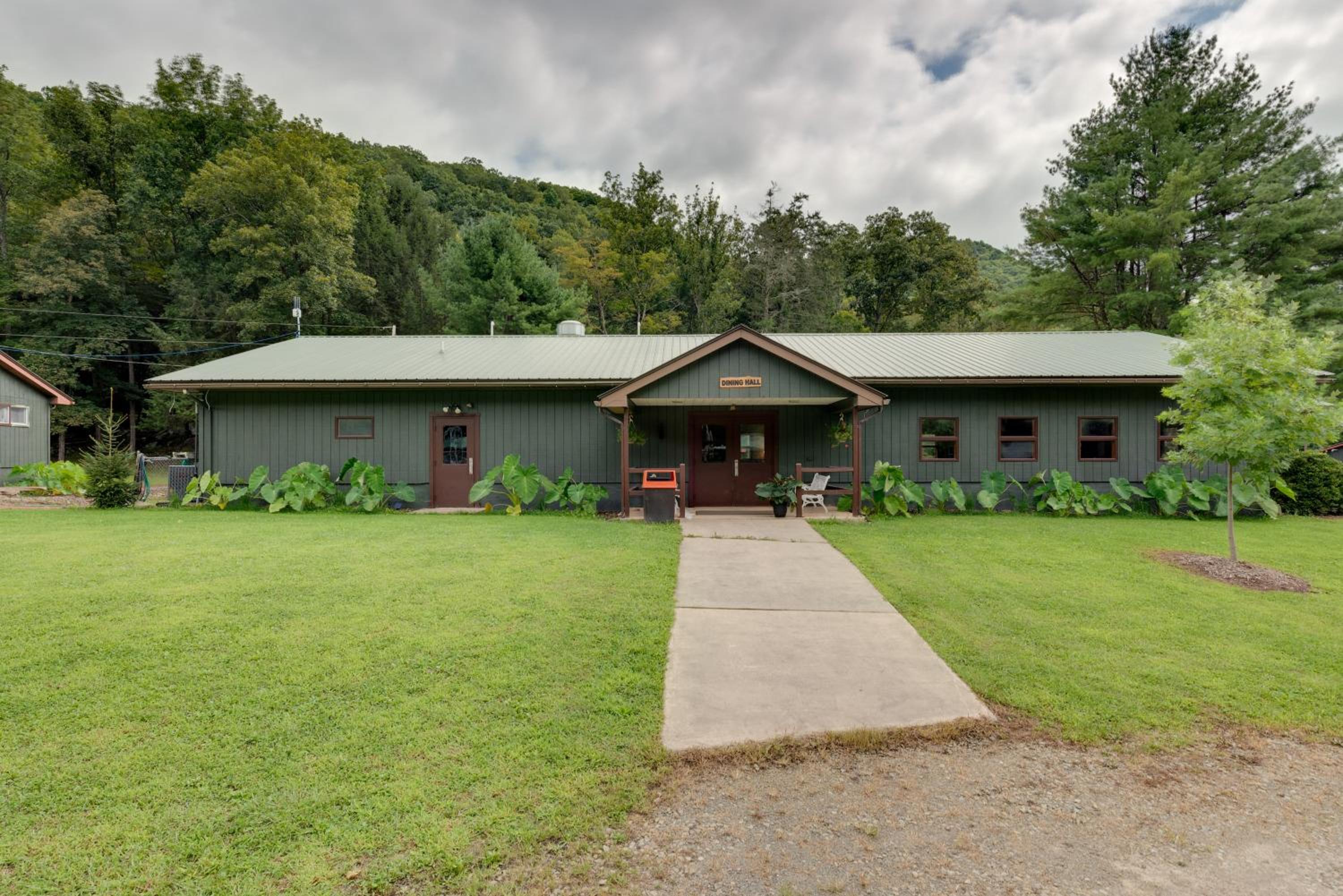 Deluxe Cabin D at Elk Creek Escape! Pets Welcome