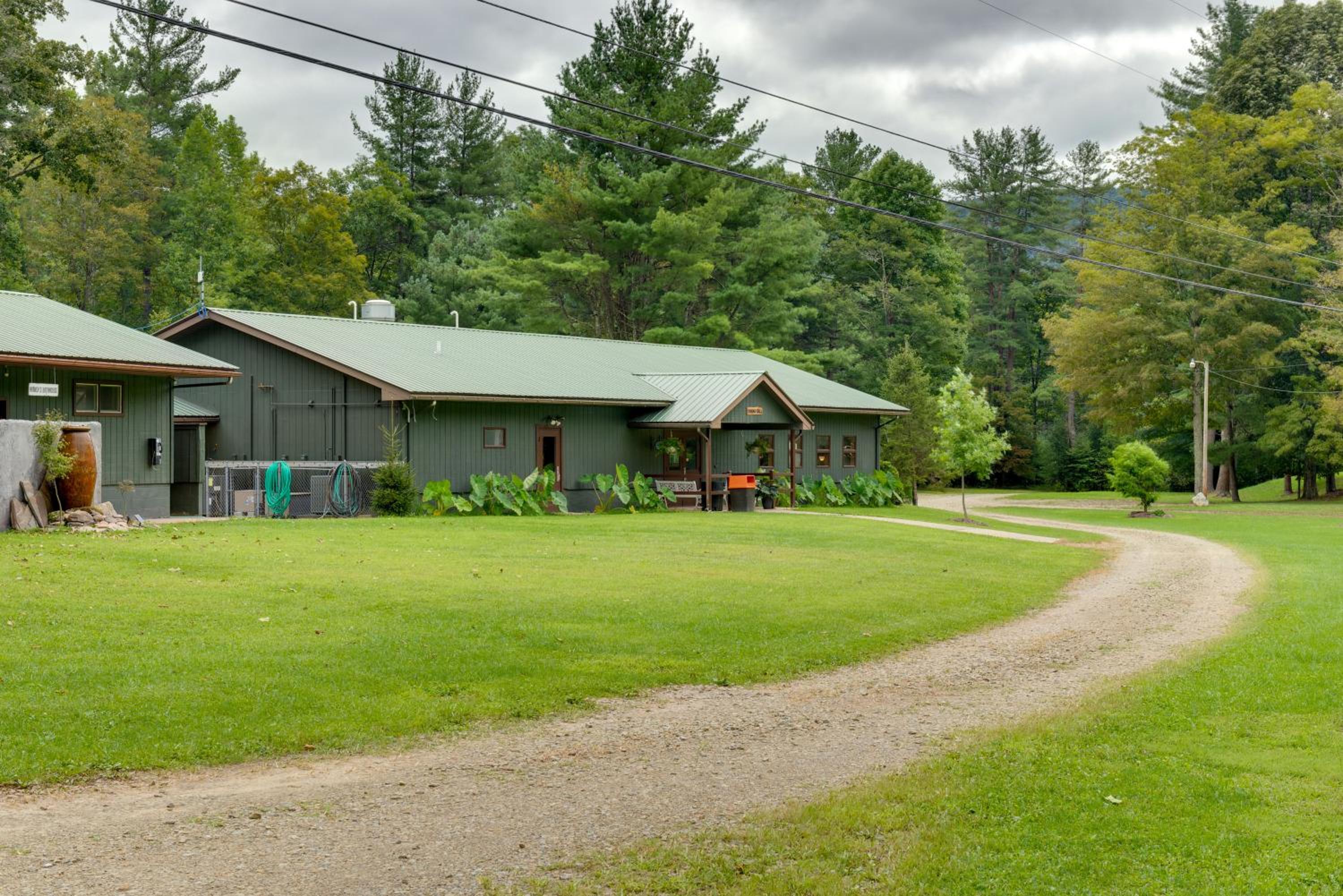 Deluxe Cabin D at Elk Creek Escape! Pets Welcome