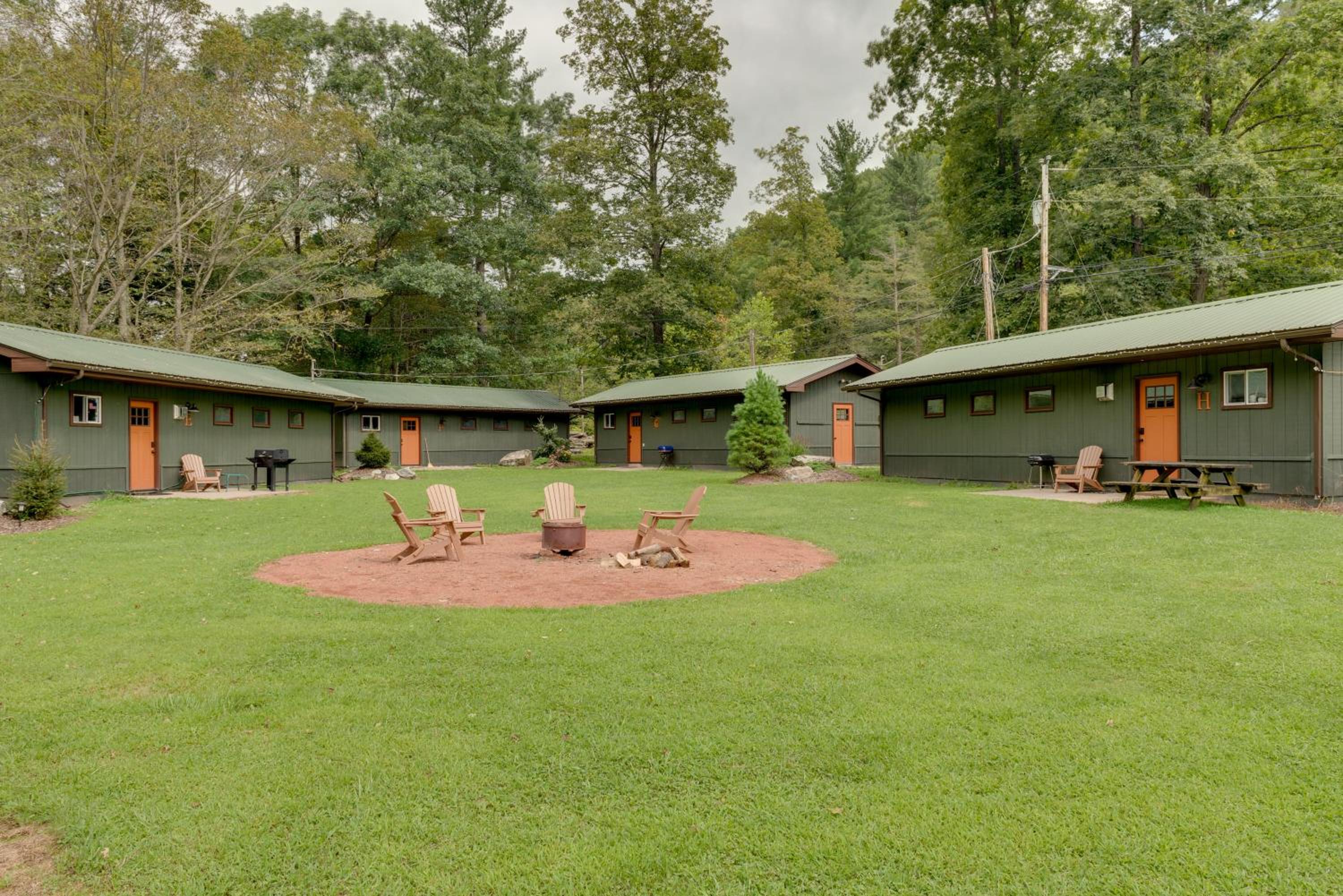 Deluxe Cabin D at Elk Creek Escape! Pets Welcome