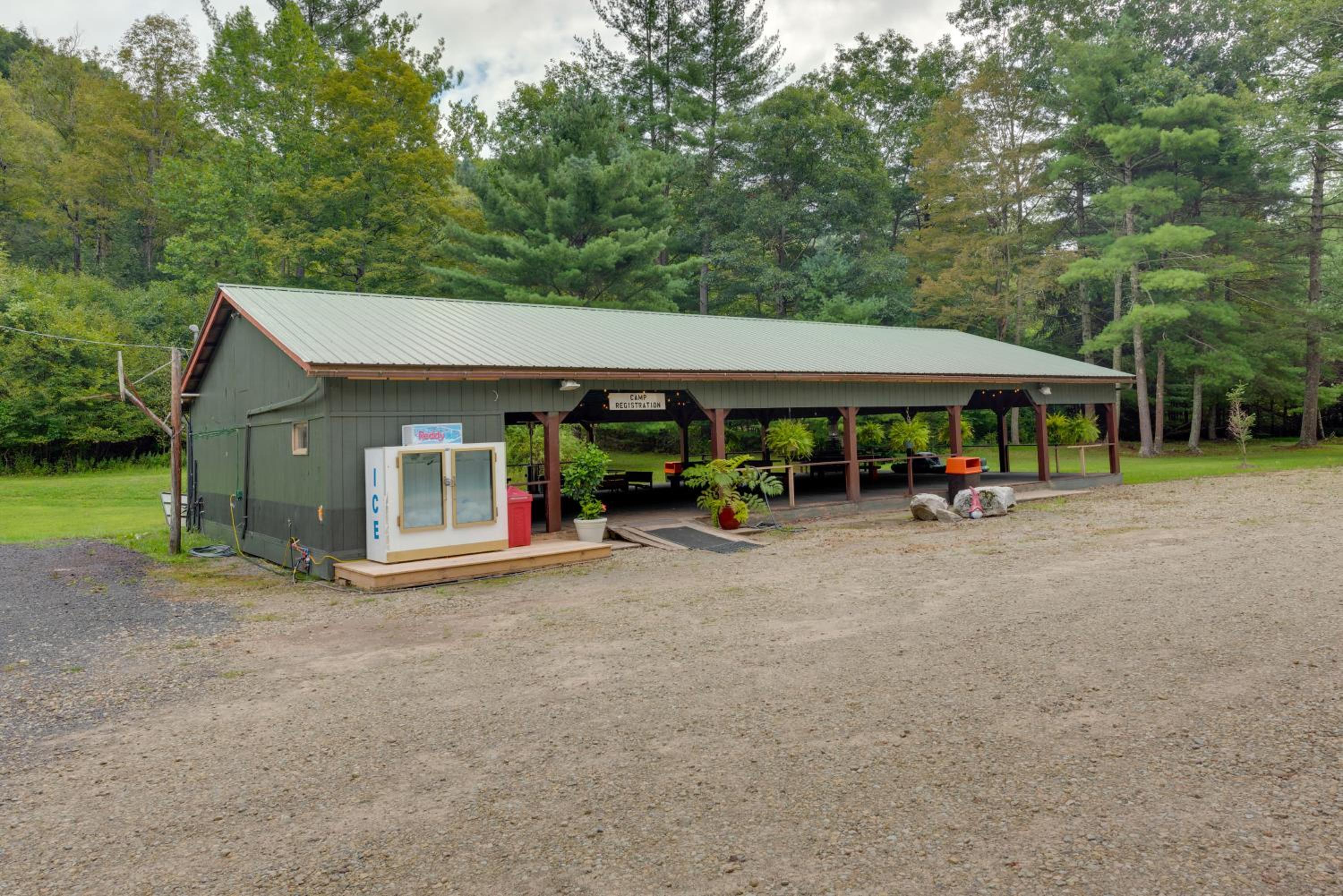 Deluxe Cabin D at Elk Creek Escape! Pets Welcome