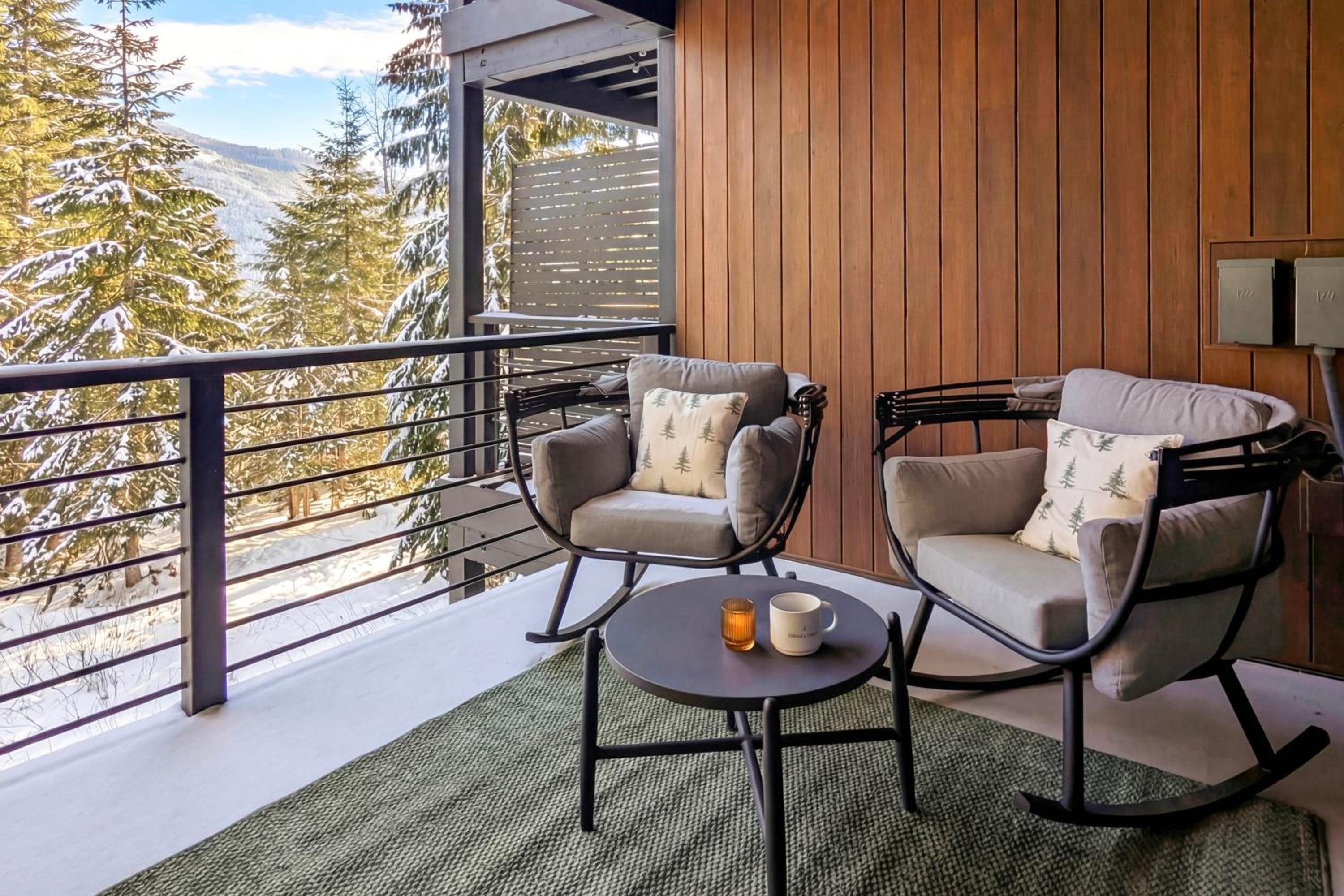Ski In and Out The Mountainside House with Hot Tub!