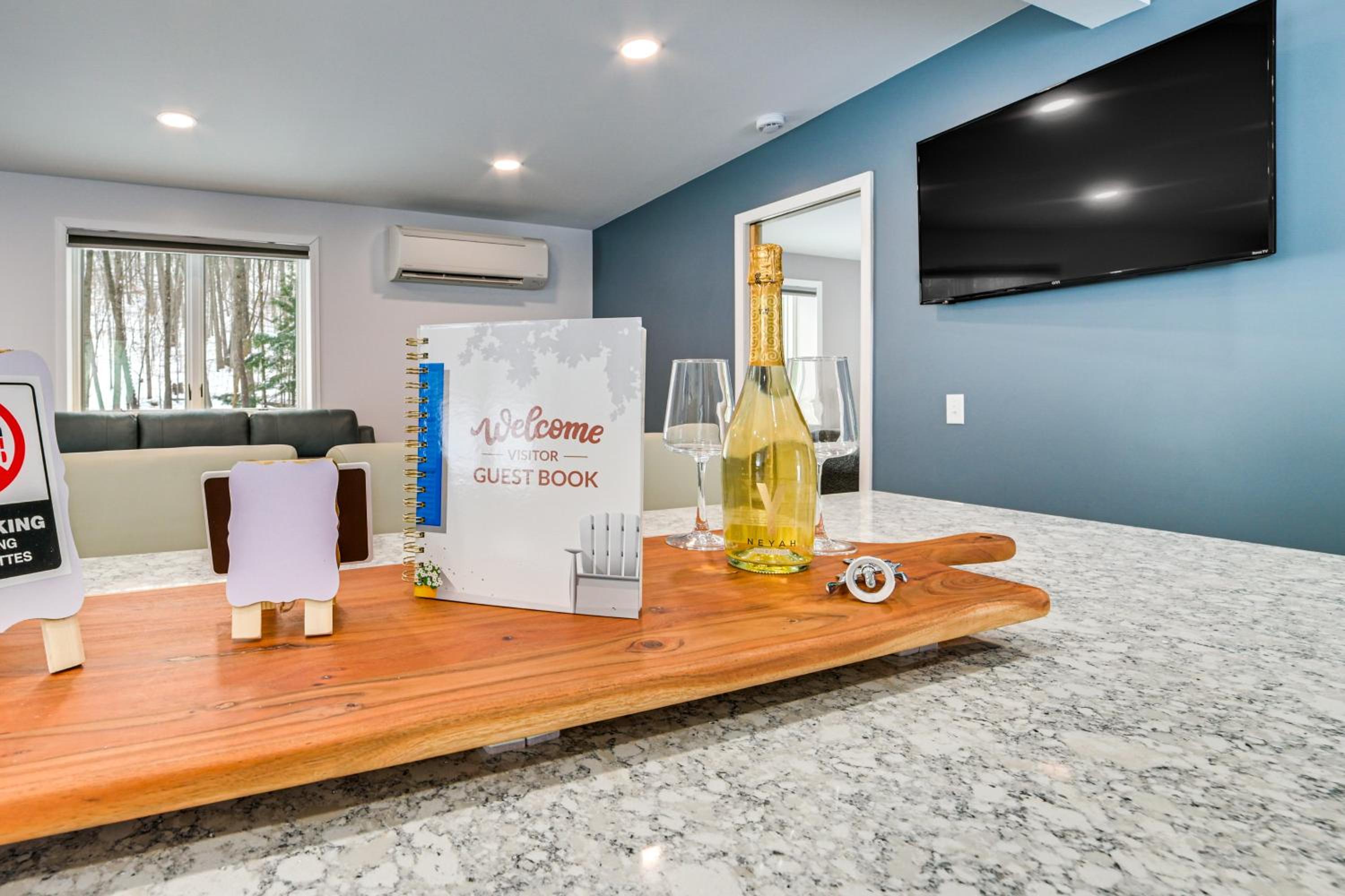 6 Mi to Boyne Mtn Cozy and Private Couples Cottage