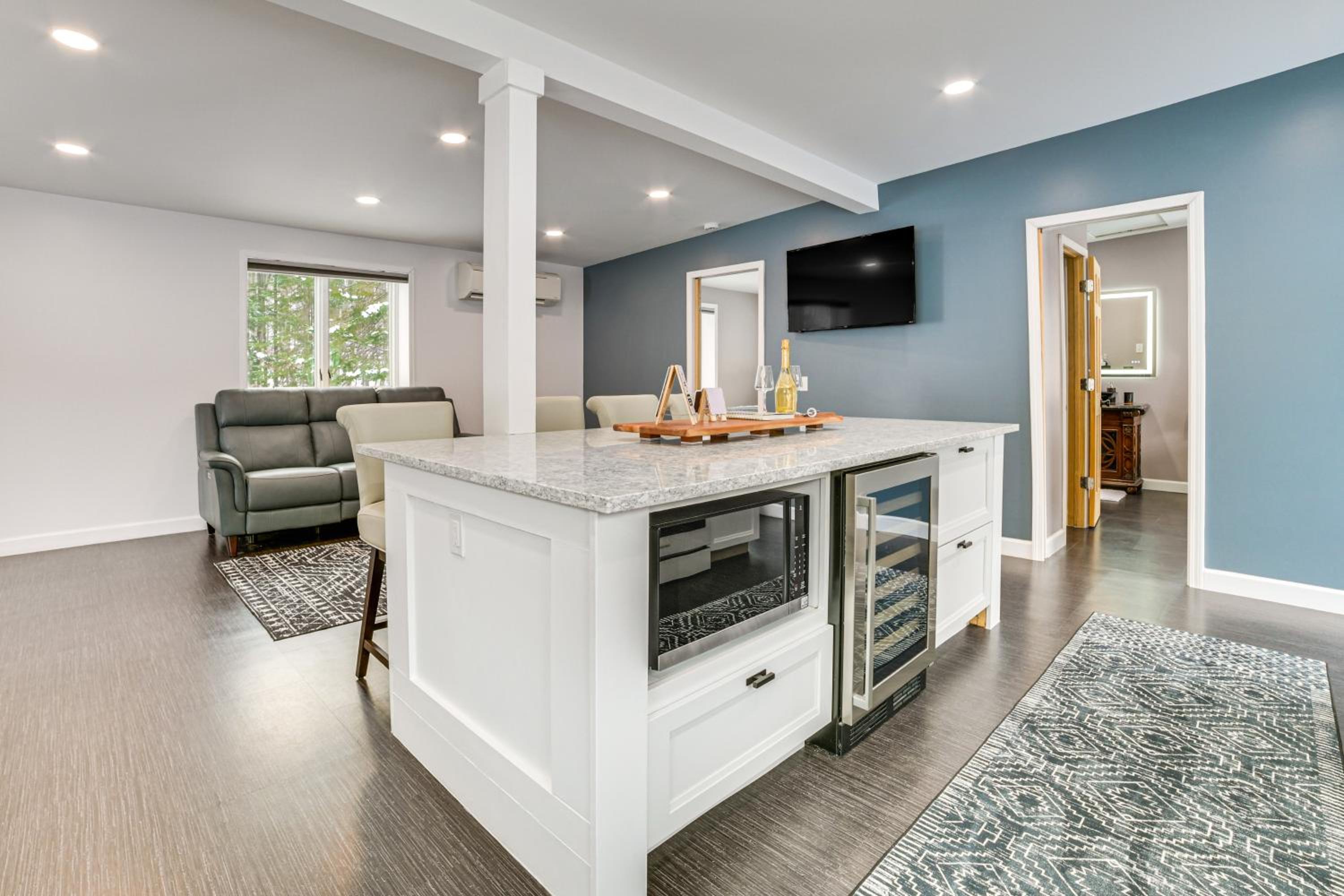 6 Mi to Boyne Mtn Cozy and Private Couples Cottage