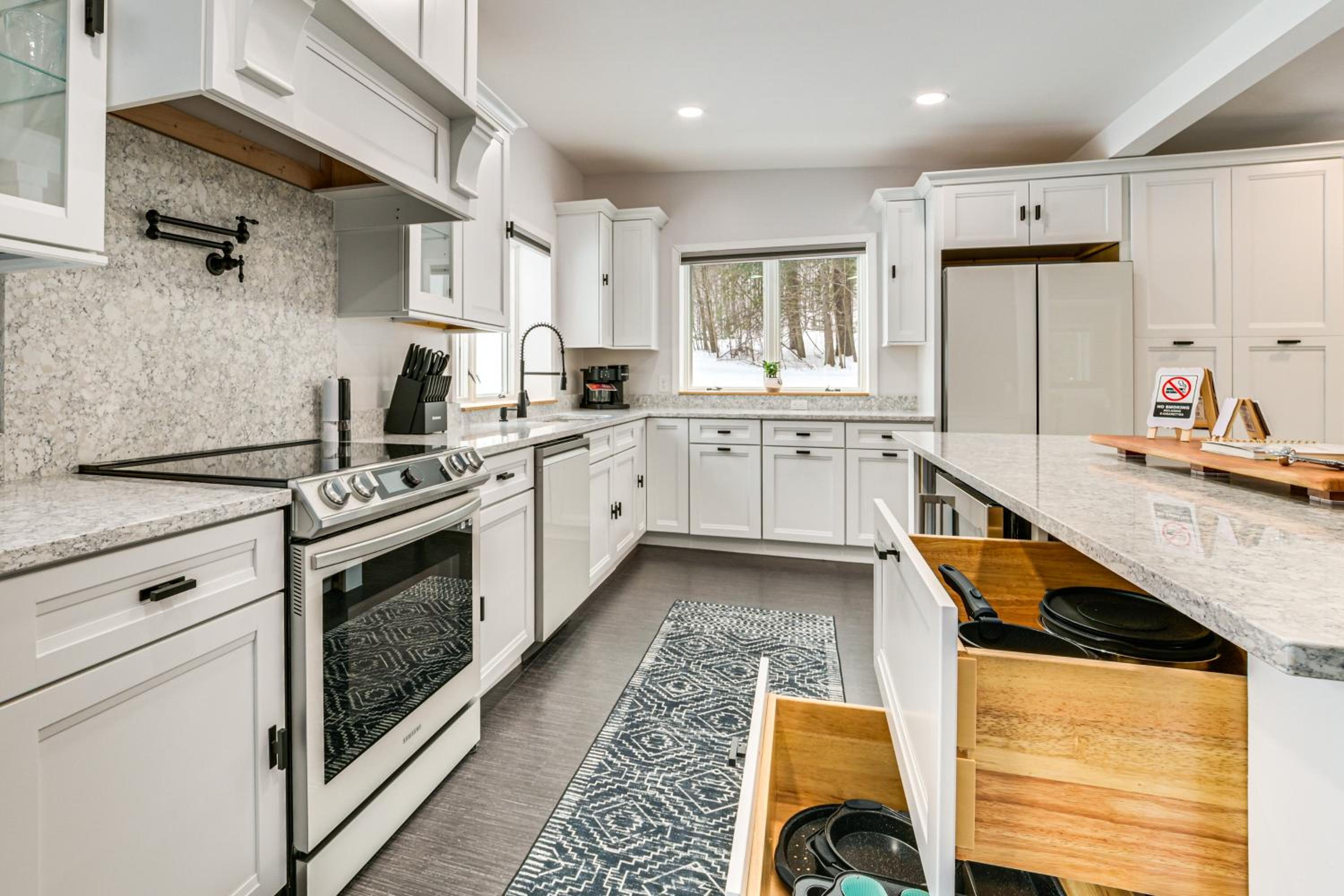 6 Mi to Boyne Mtn Cozy and Private Couples Cottage