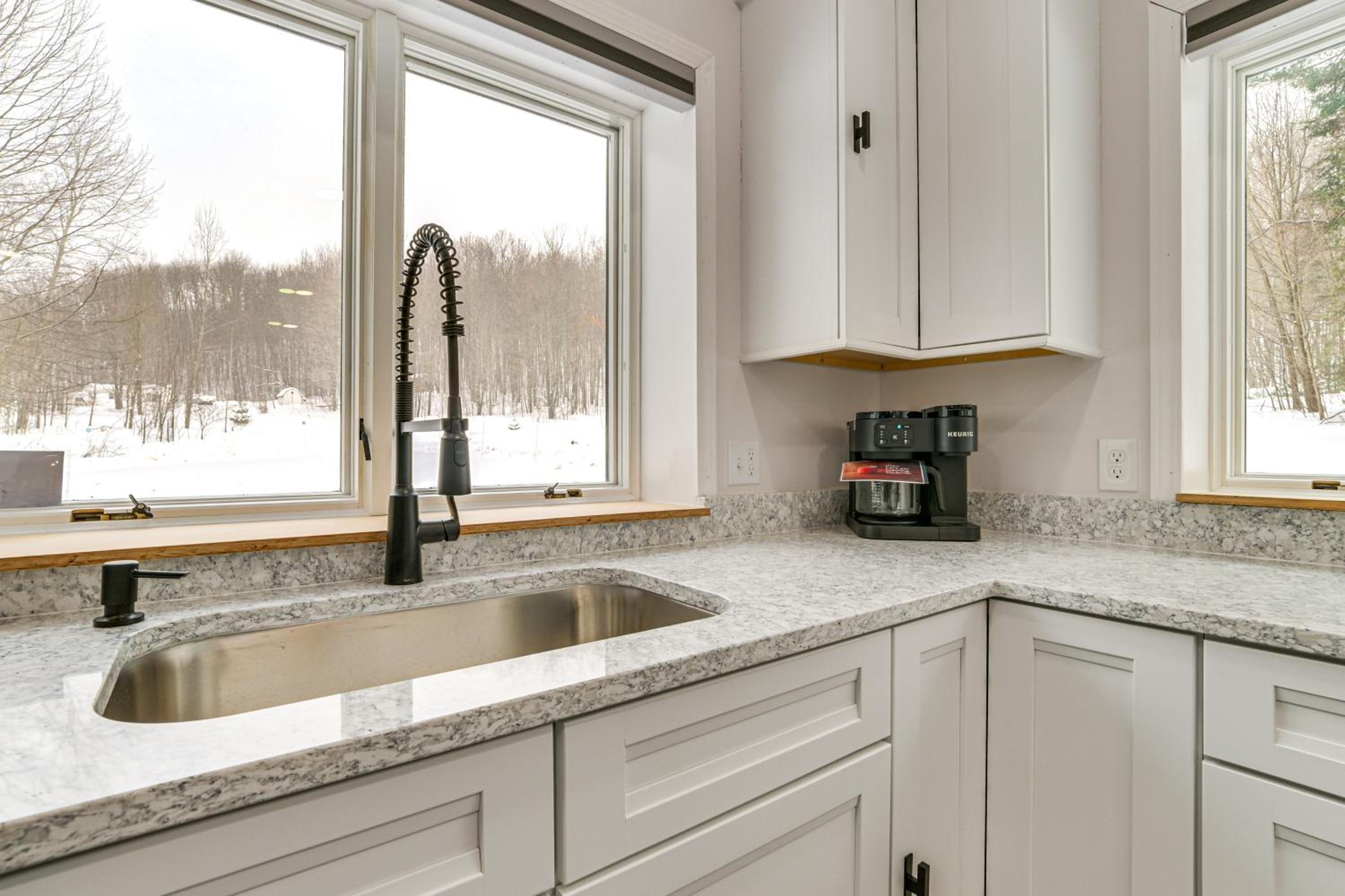 6 Mi to Boyne Mtn Cozy and Private Couples Cottage