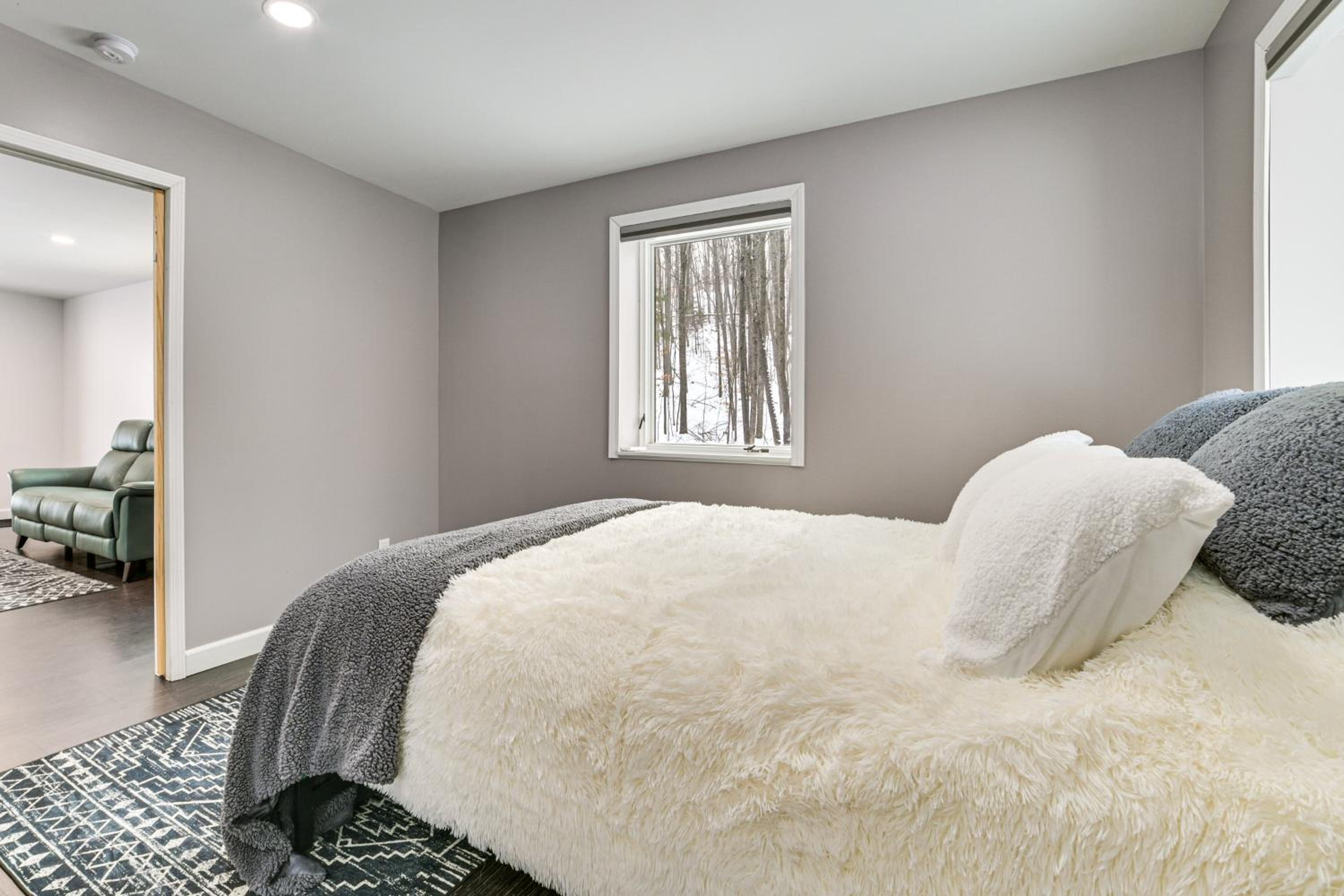 6 Mi to Boyne Mtn Cozy and Private Couples Cottage