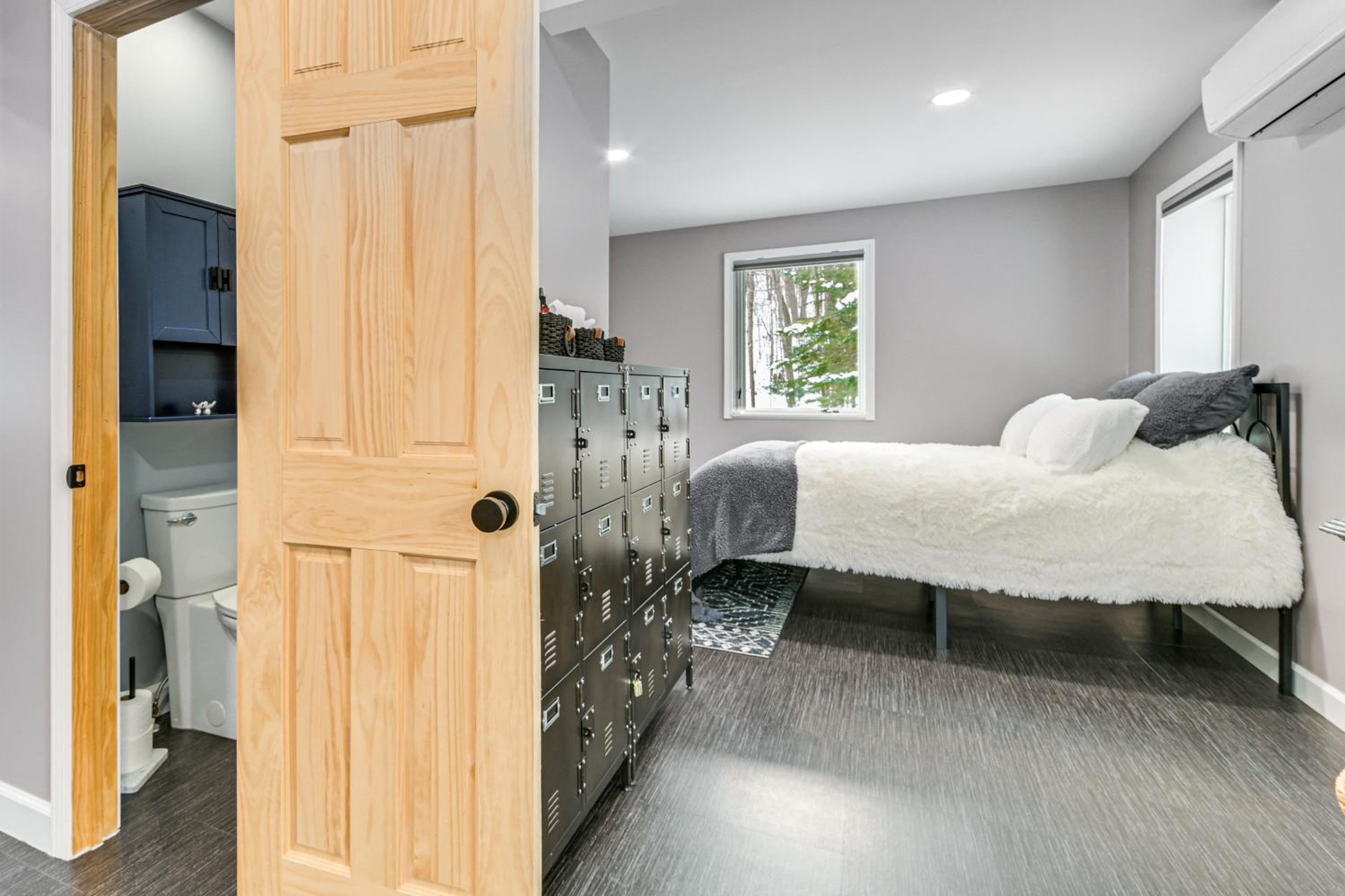 6 Mi to Boyne Mtn Cozy and Private Couples Cottage